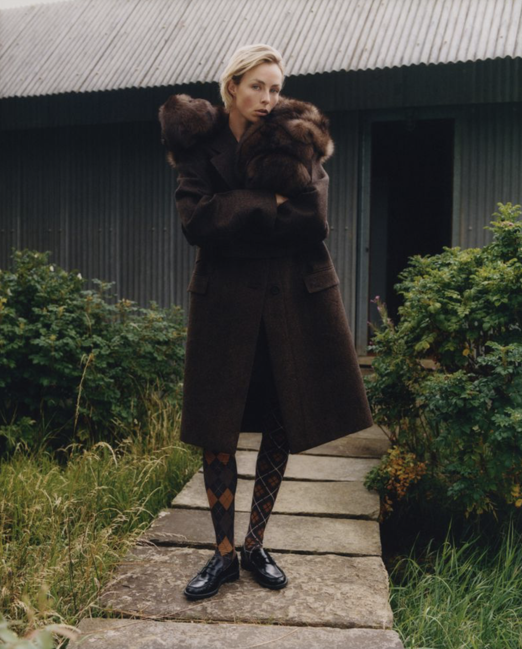 Edie-Campbell-by-Laura-Jane-Coulson-WSJ-October-2025-12.png