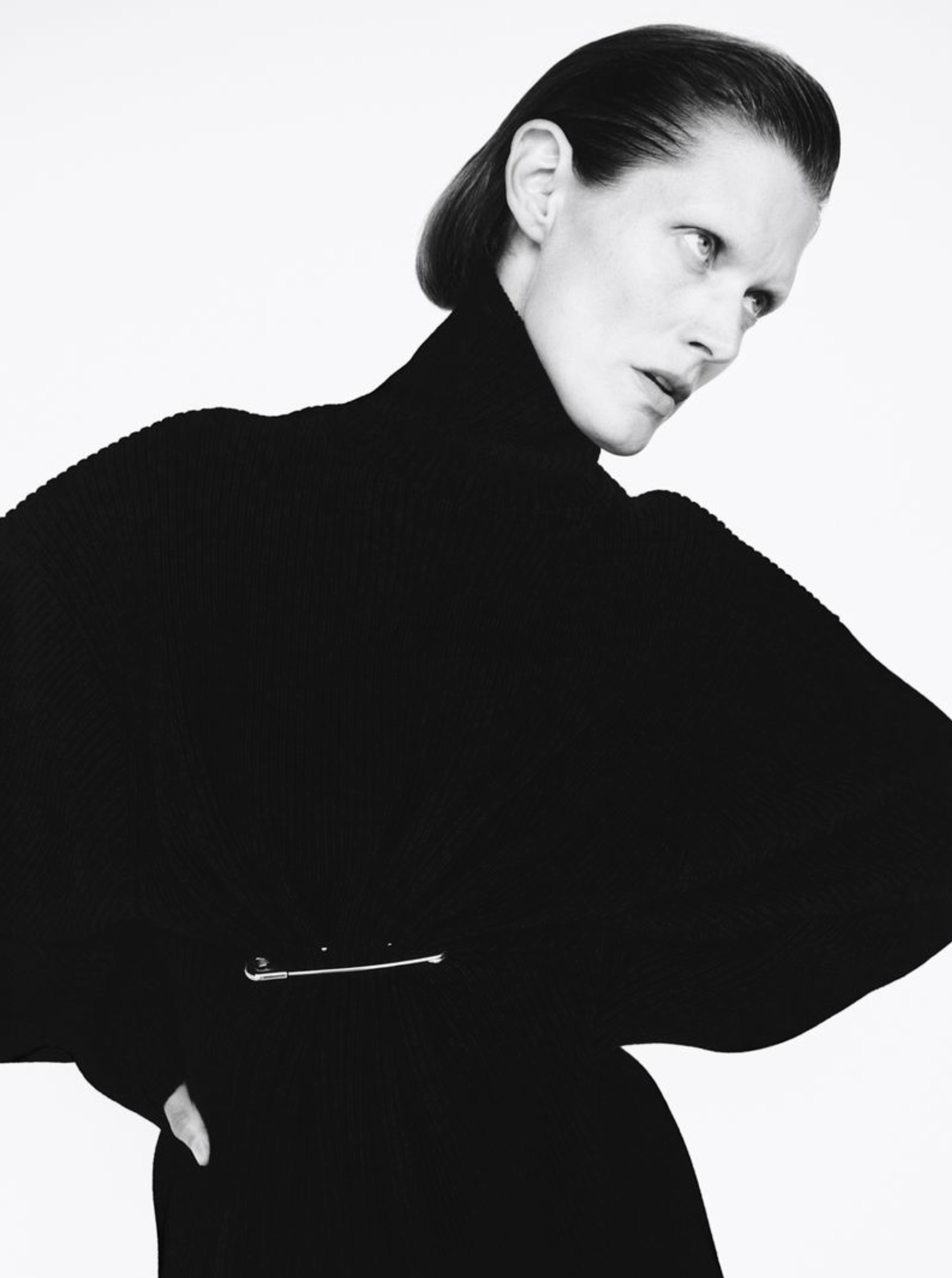 Malgosia-Bela-by-Julia-Gorbachenko-Numero-France-October-2025-6.png