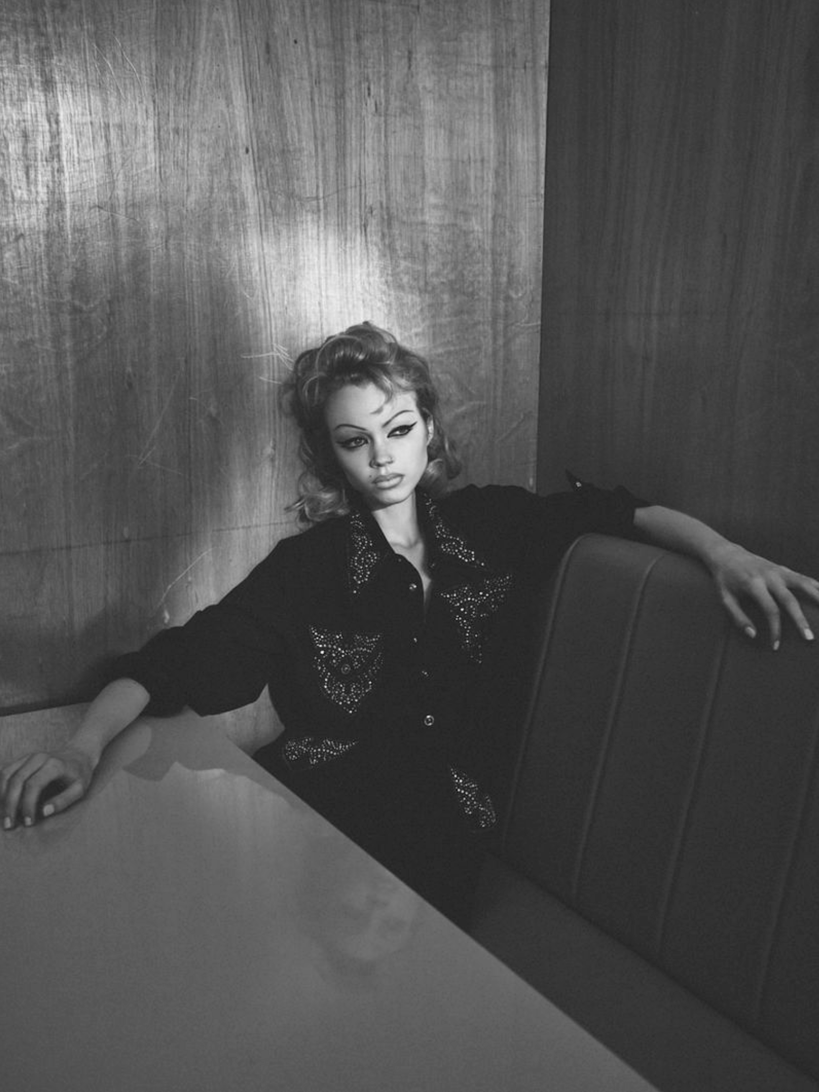David-Sims-Ella-and-Mathilda-Harpers-Bazaar-France-October-2025-9.png