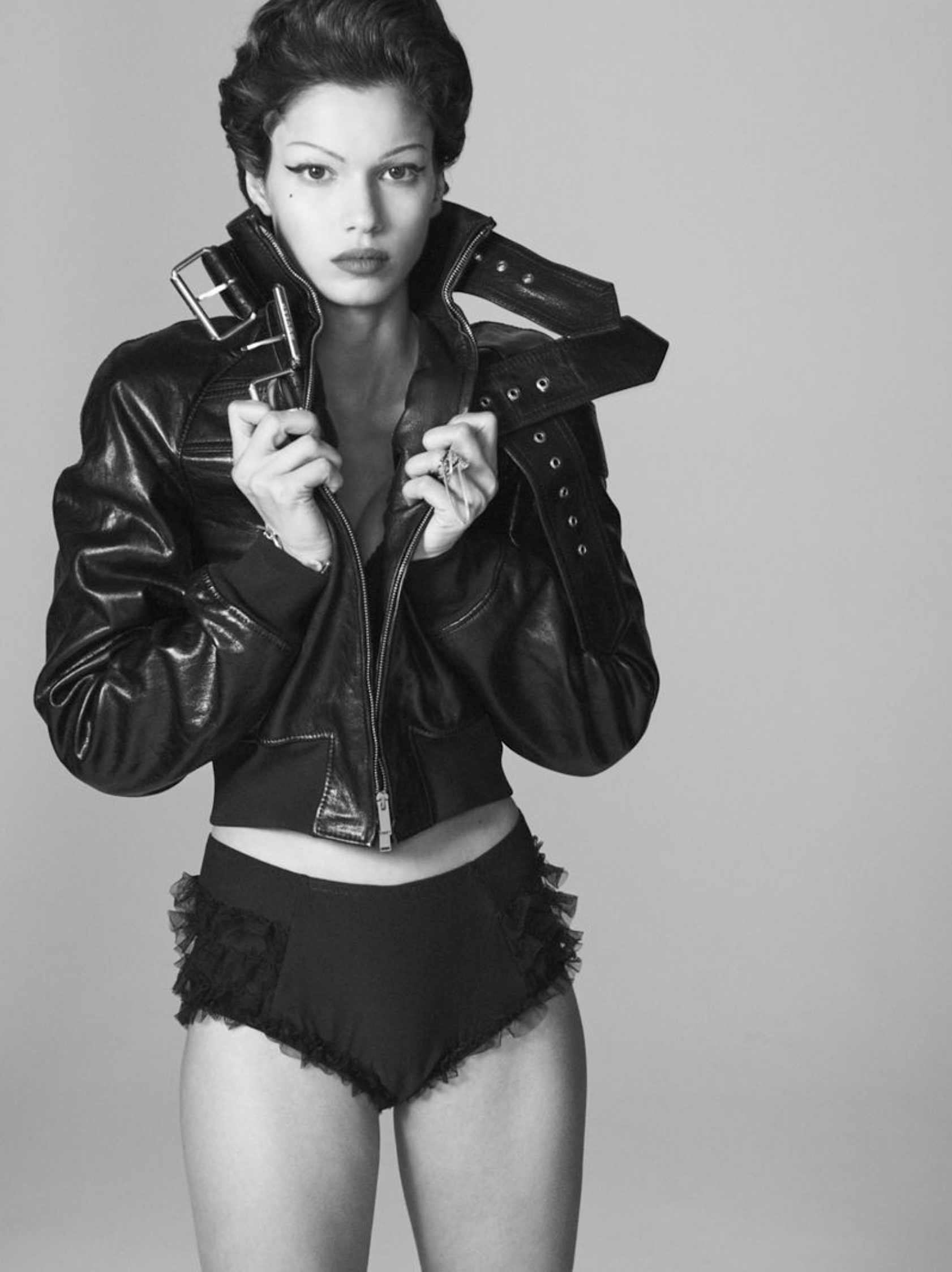 David-Sims-Ella-and-Mathilda-Harpers-Bazaar-France-October-2025-10.png