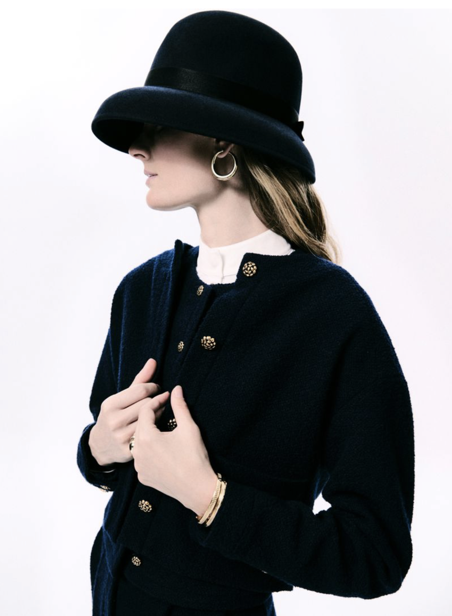 Constance-Jablonski-by-Rocio-Ramos-ELLE-Spain-September-2025-11.png