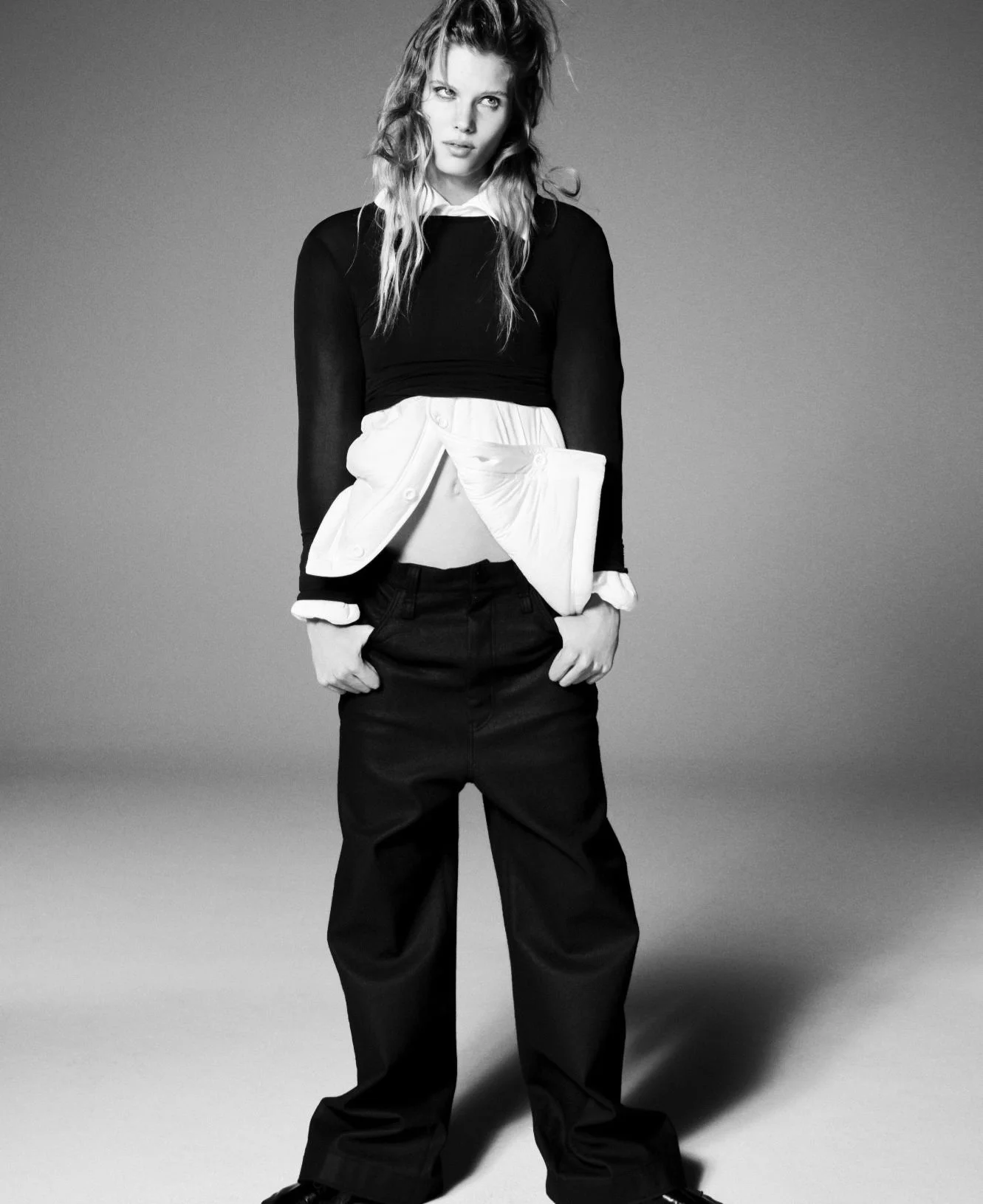 Ida-Heiner-by-Ethan-James-Green-Harpers-Bazaar-November-2025-2.jpg