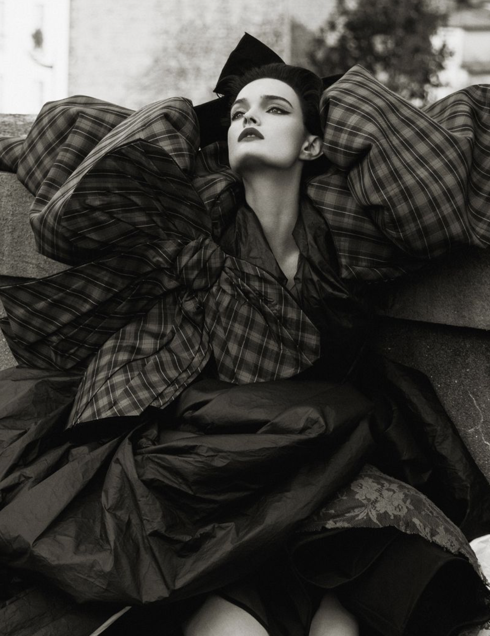 Lulu-Tenney-by-Zhong-Lin-for-W-Magazine-China-October-2025-7.png