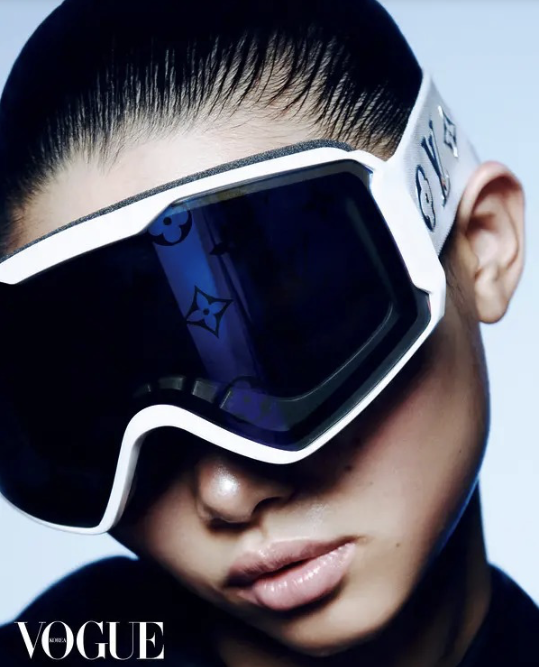 Yoon-Young-Bae-in-Louis-Vuitton-Vogue-Korea-December-2025-4.png