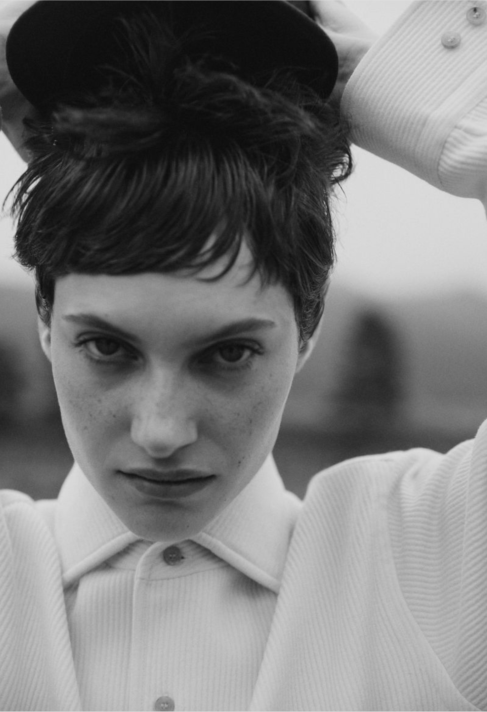Greta-Hofer-by-Ina-Levy-Vogue-Poland-November-2025-7.png