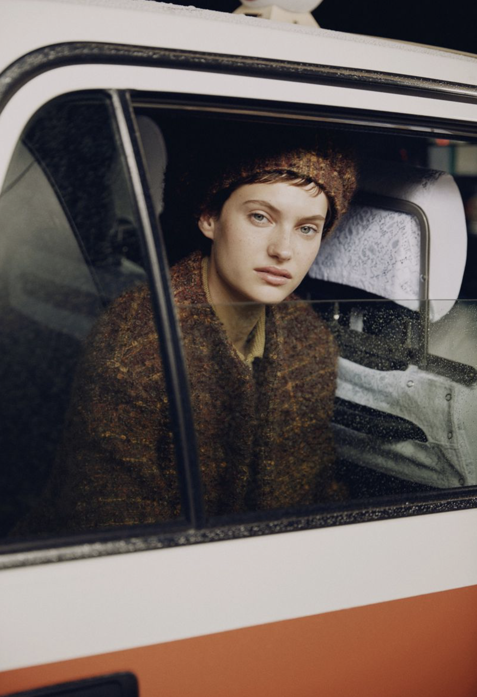 Greta-Hofer-by-Ina-Levy-Vogue-Poland-November-2025-6.png
