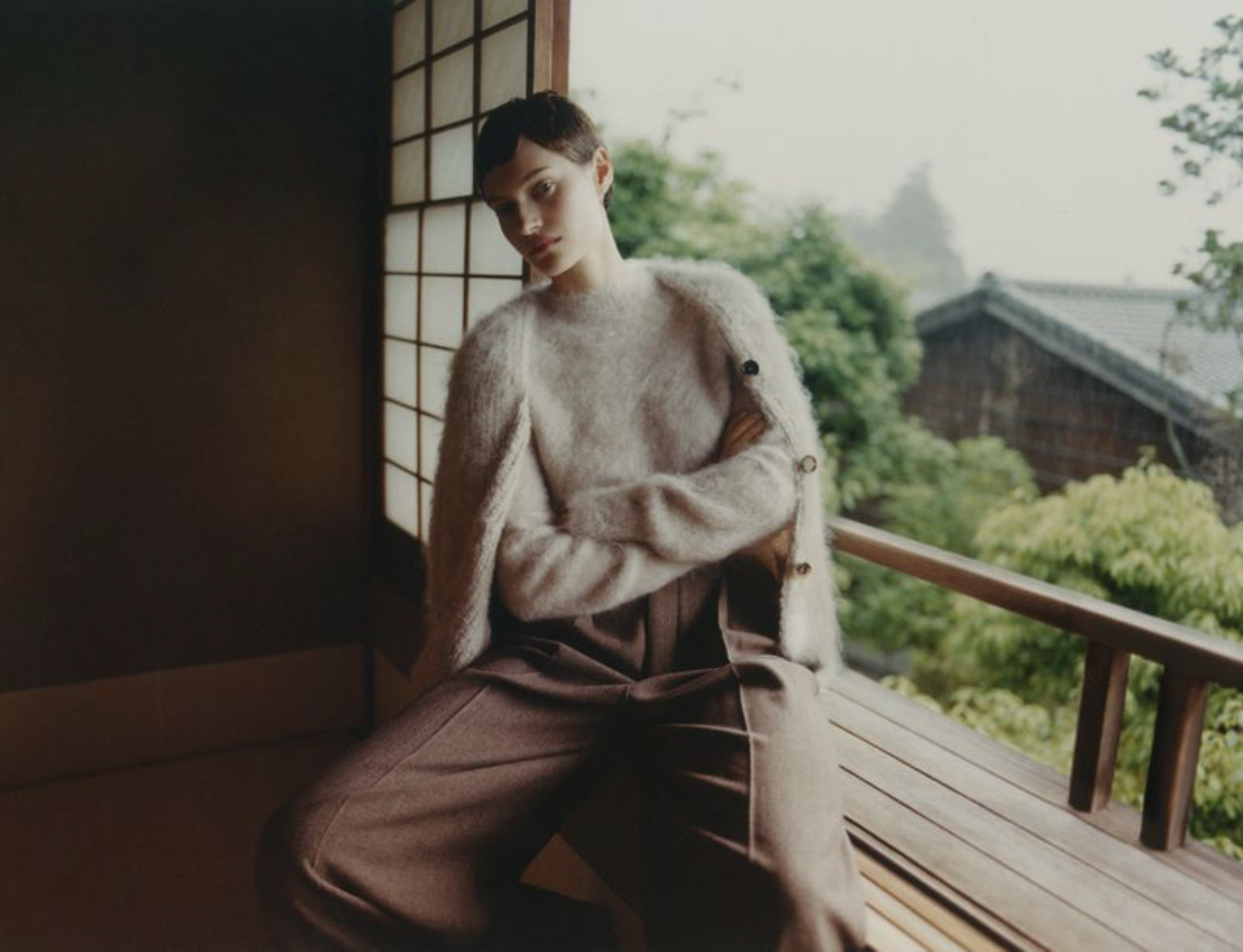 Greta-Hofer-by-Ina-Levy-Vogue-Poland-November-2025-5.png