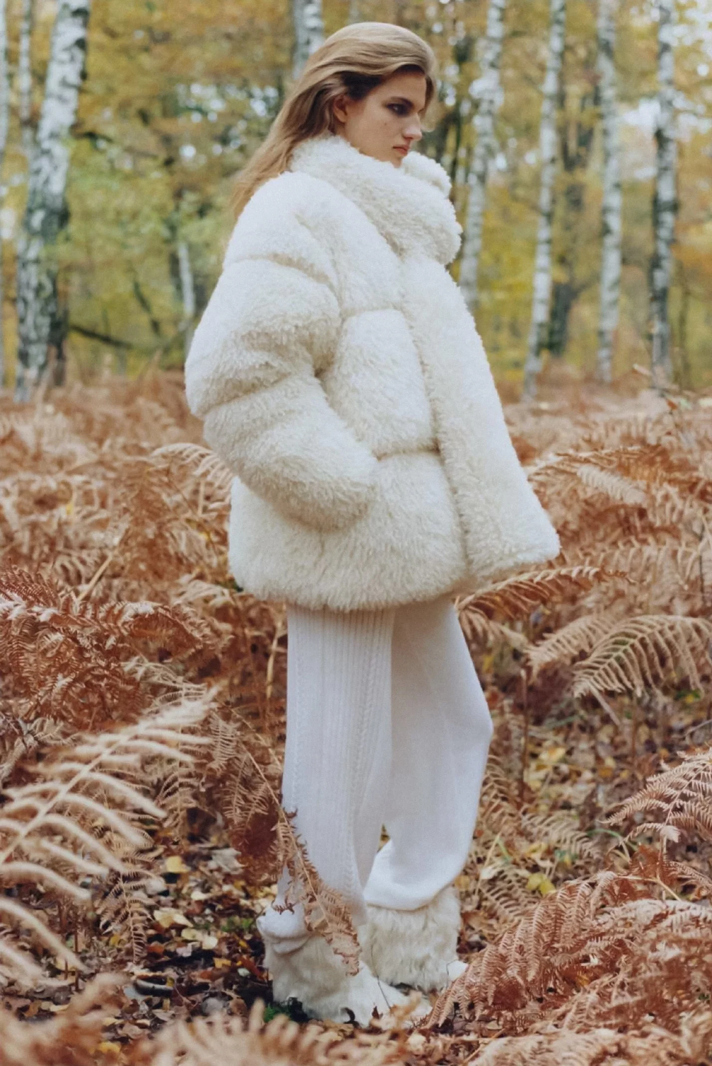 Harpers-Bazaar-France-December-2025-by-Krisztian-Eder-7.jpg