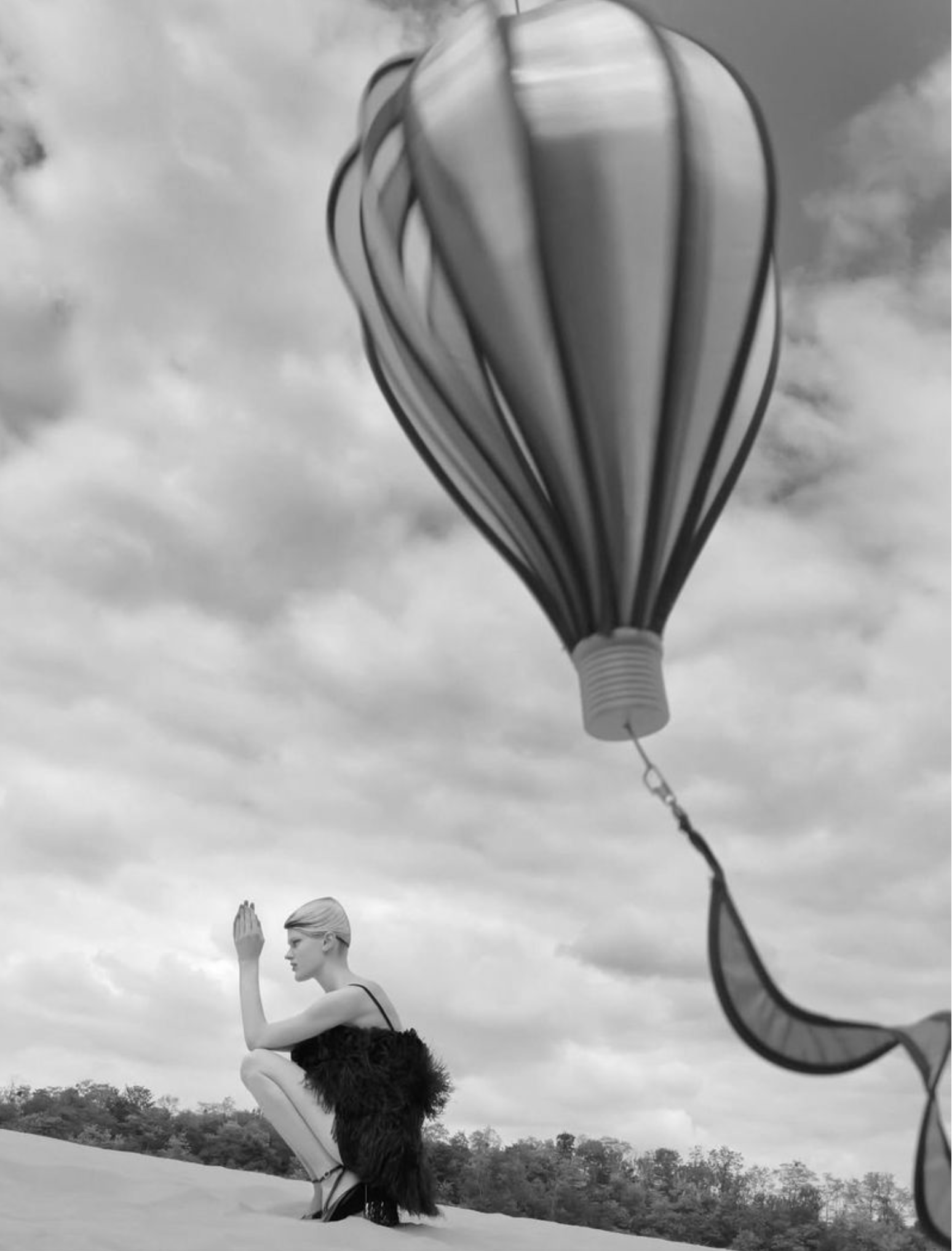 Hannah-Motler-by-Koto-Bolofo-Numero-France-September-2025-1.png