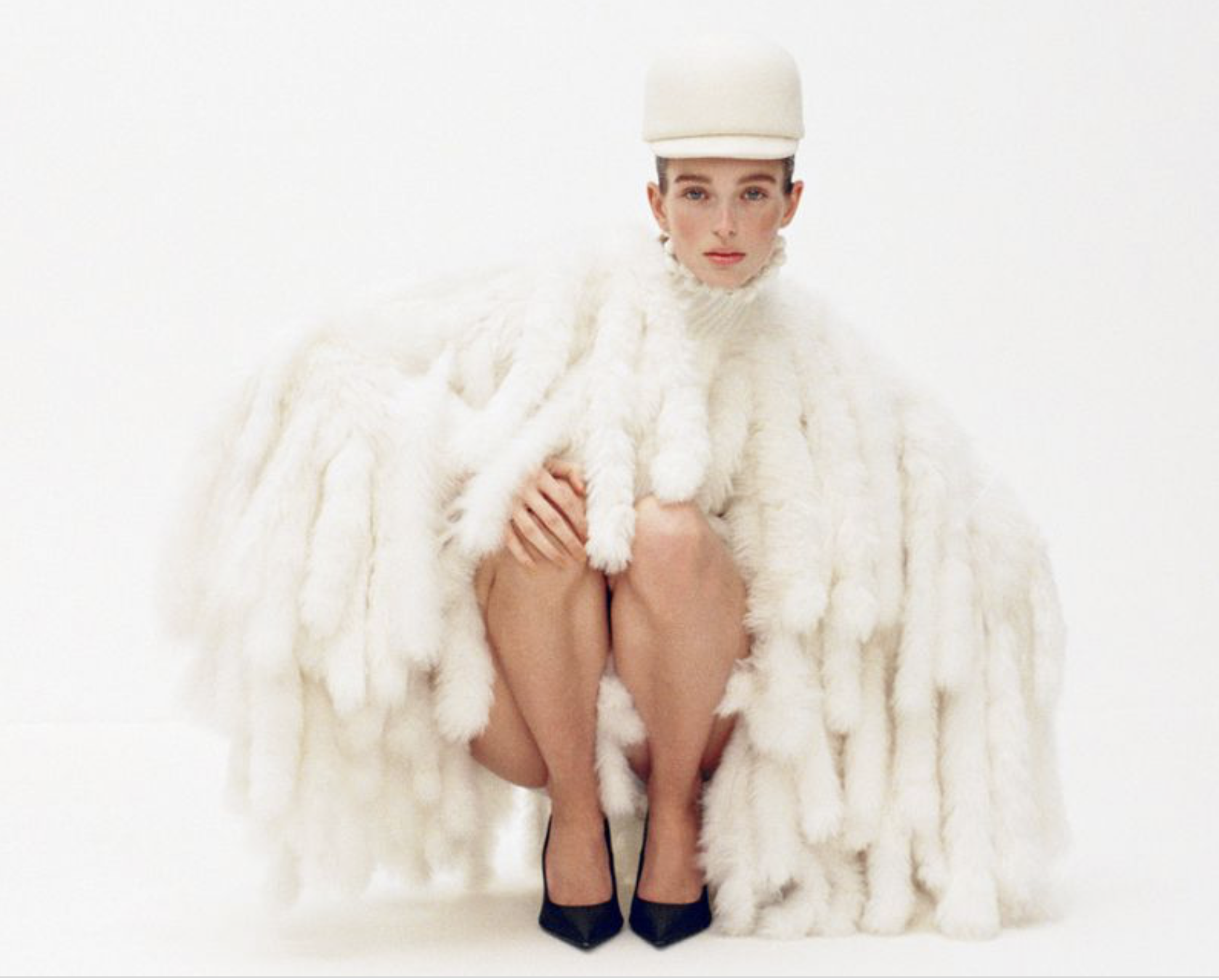 Stella-Hanan-by-Marie-Deteneuille-Harpers-Bazaar-France-December-2025-13.png