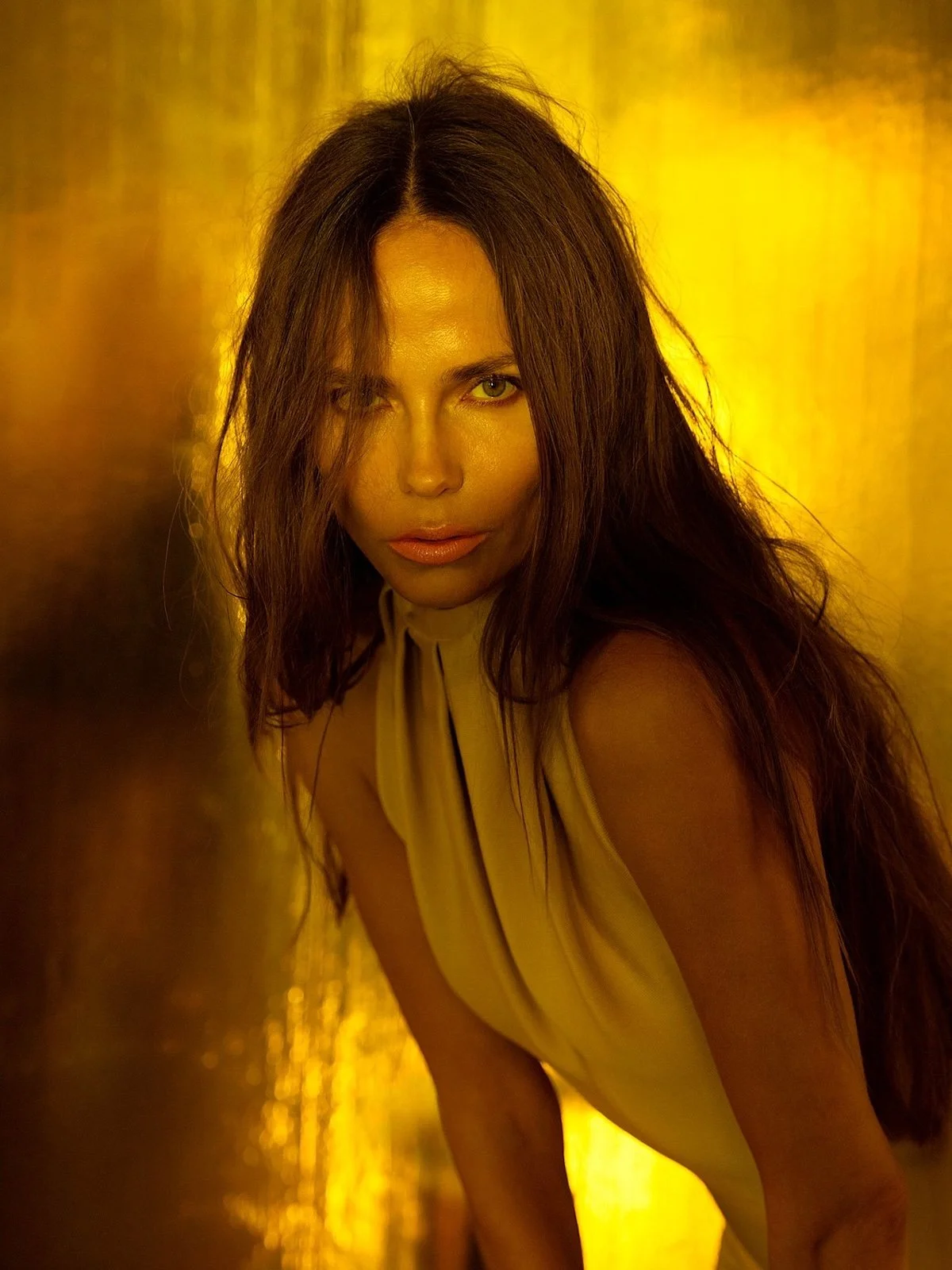 Natasha-Poly-in-032C Fall-Winter-2025-by-Hendrik-Schneider-4.jpeg