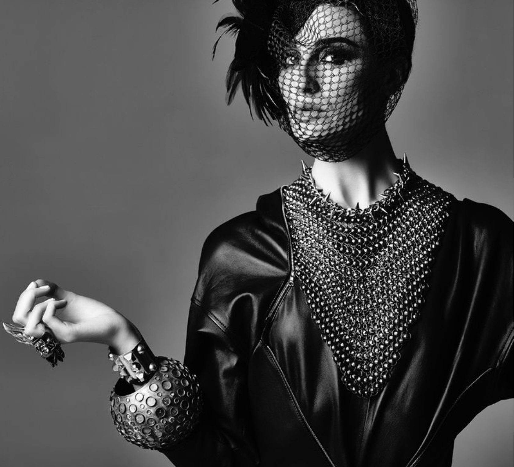 Erin-O-Connor-by-Simon-Procter-Stiletto-September-2013-7.png