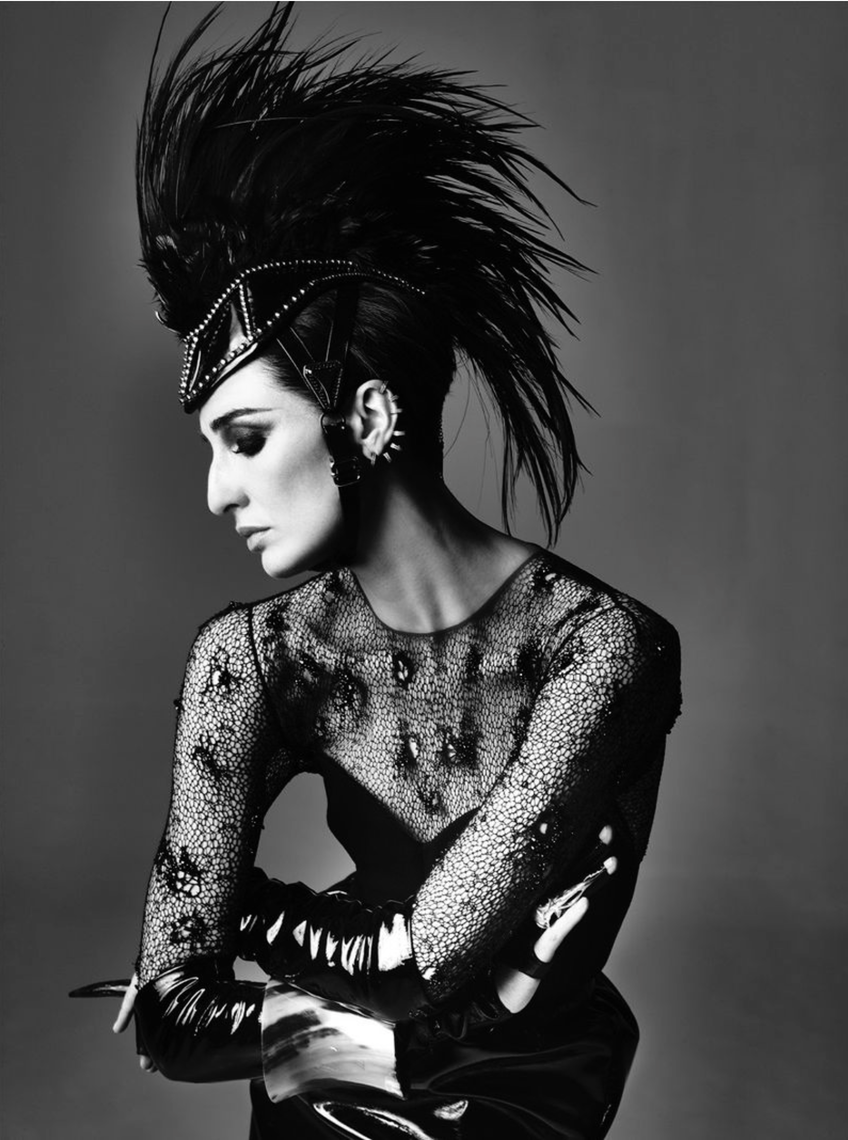 Erin-O-Connor-by-Simon-Procter-Stiletto-September-2013-10.png