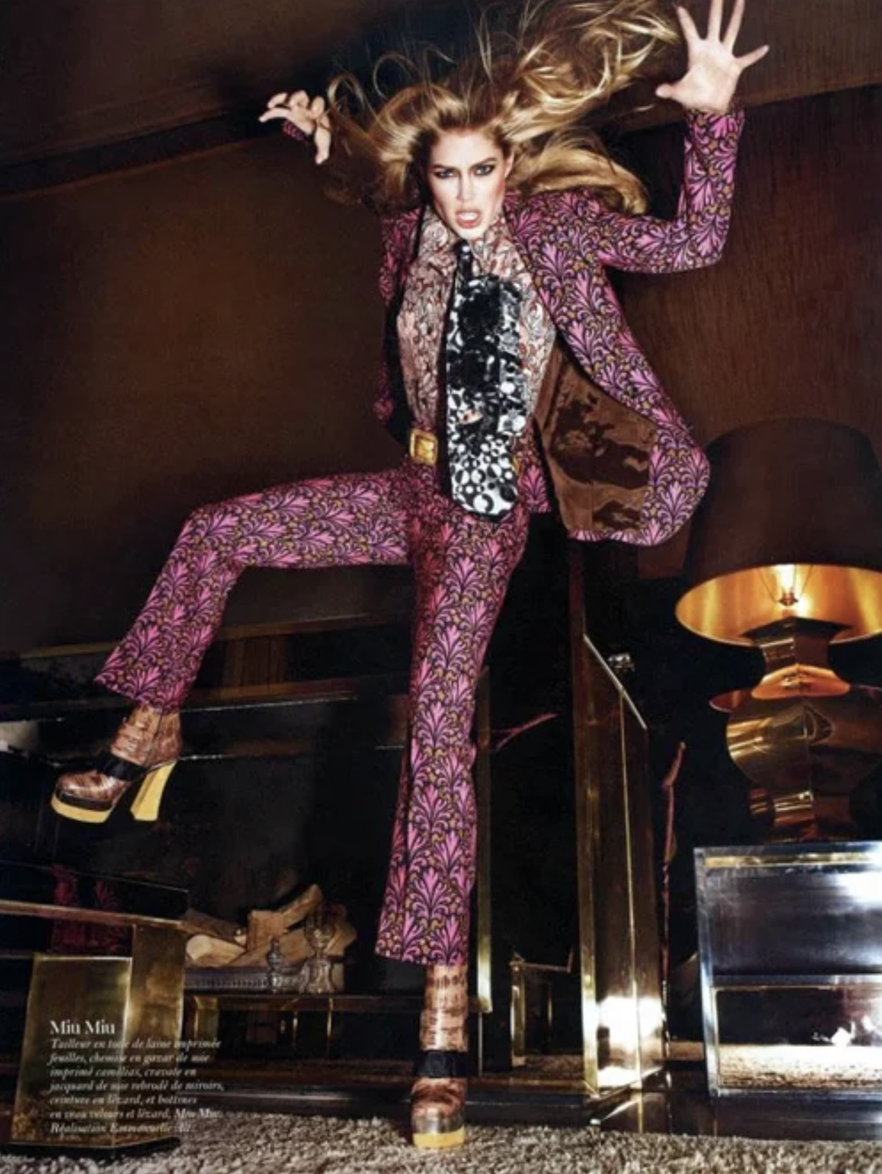 Doutzen-Kroes-by-Mario-Sorrenti-Vohue-Paris-August-2012-8.png