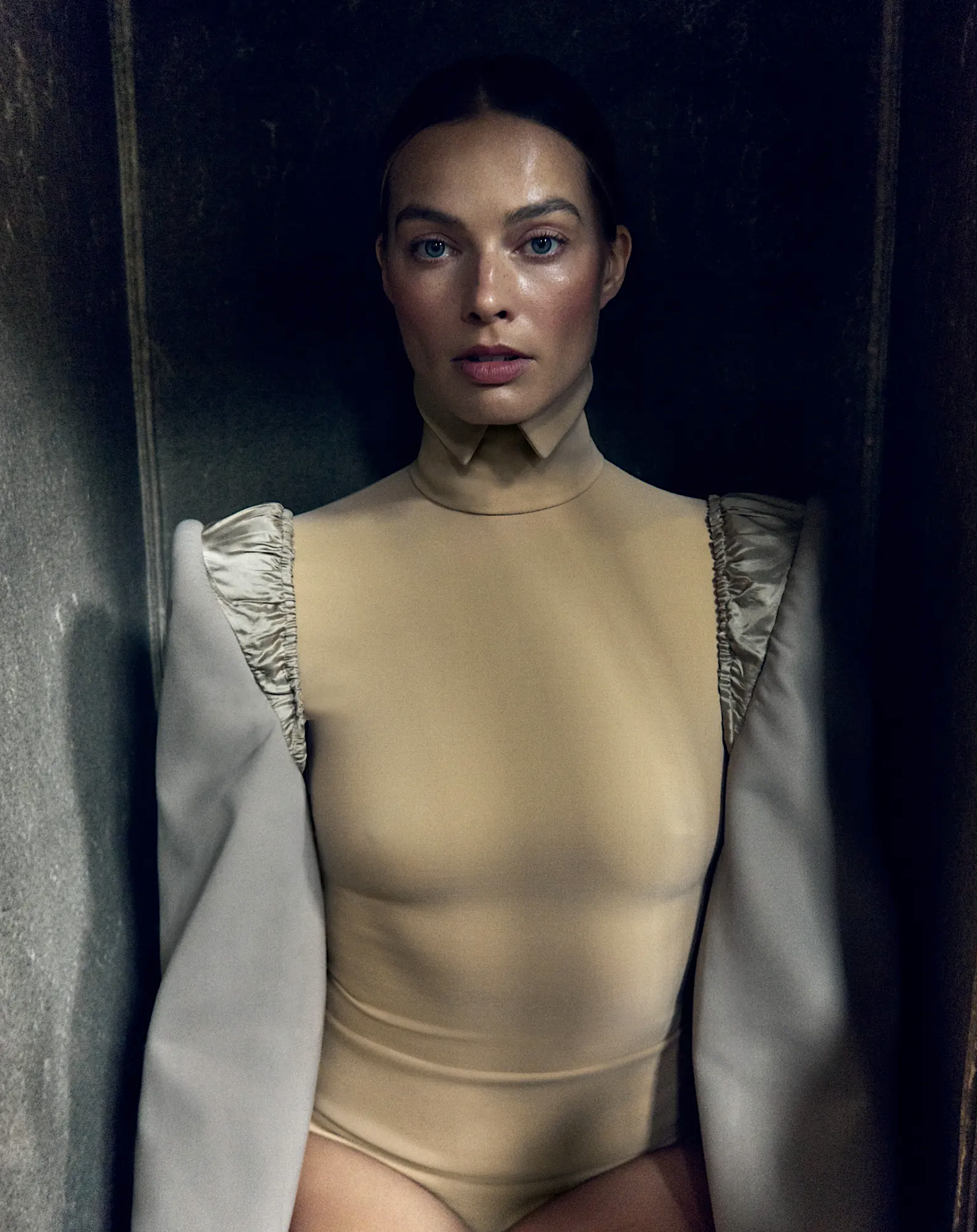 Margot-Robbie-by-Mikael-Jansson-Vogue-UK-January-2026-5.png