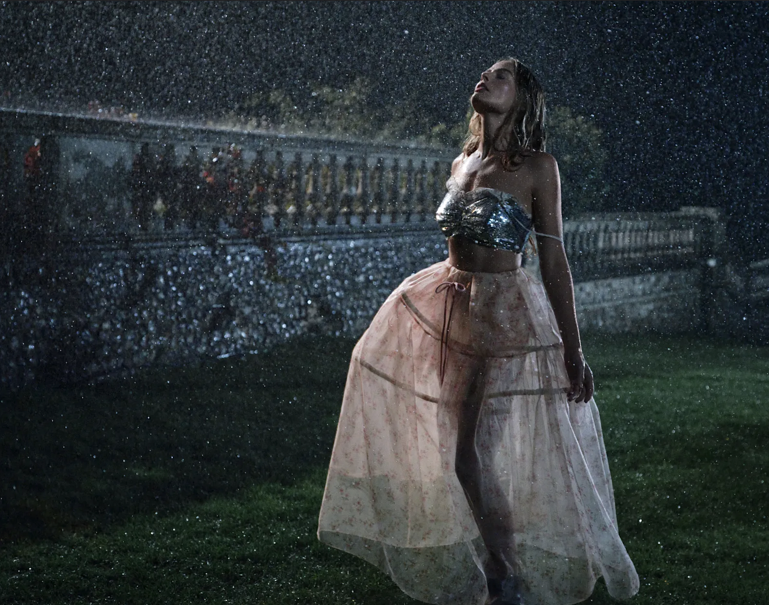 Margot-Robbie-by-Mikael-Jansson-Vogue-UK-January-2026-7.png