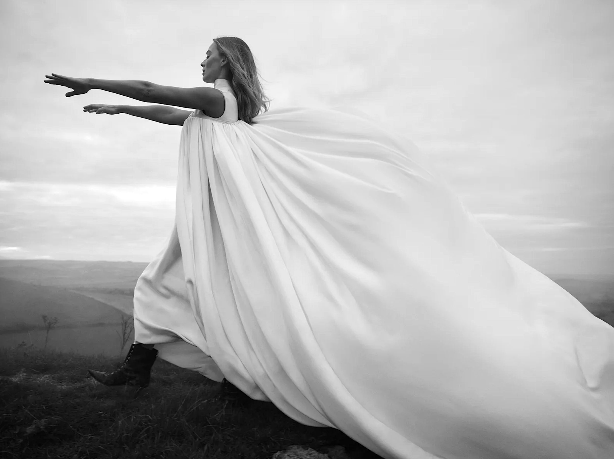 Margot-Robbie-by-Mikael-Jansson-Vogue-UK-January-2026-8.png