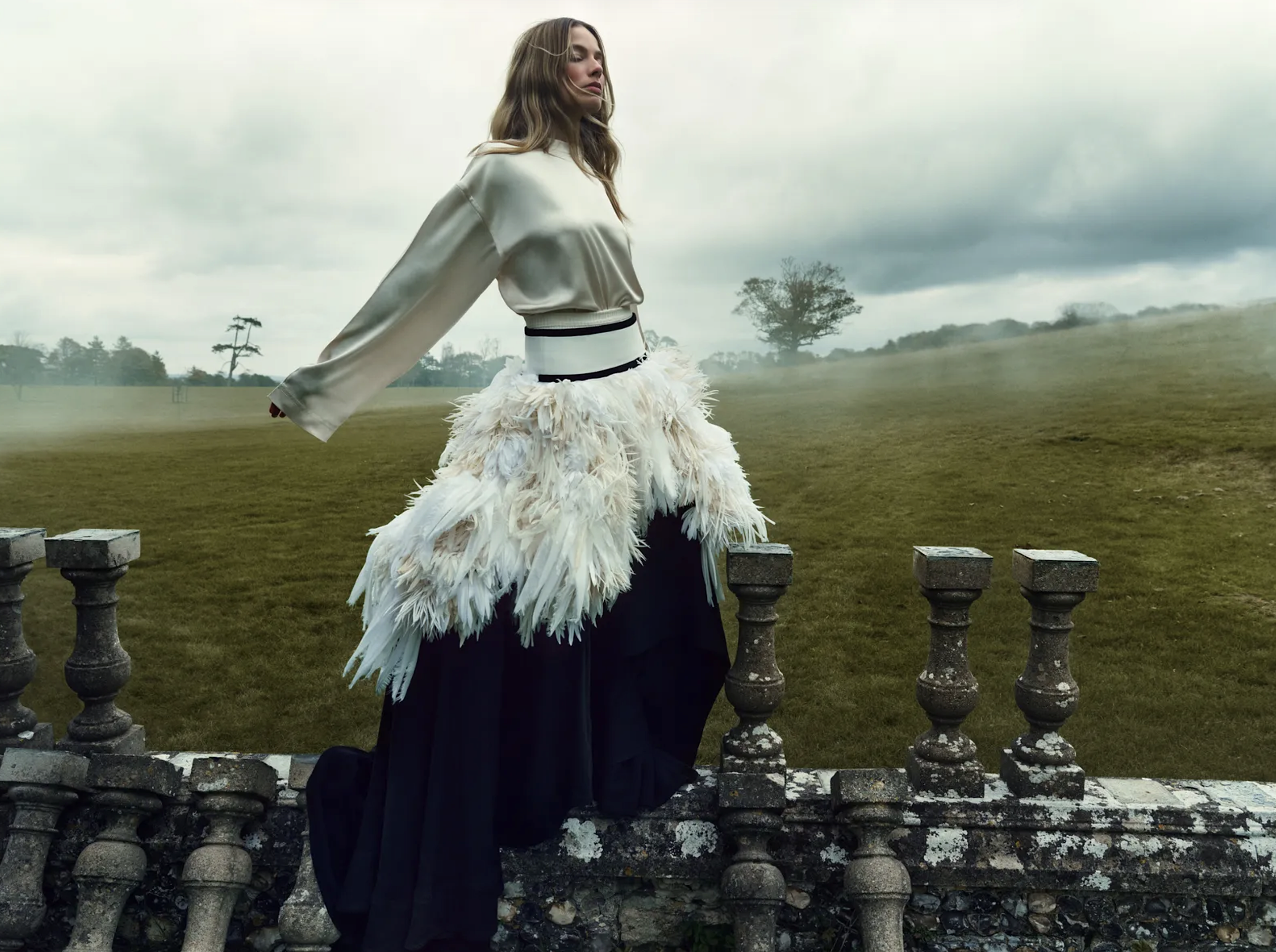 Margot-Robbie-by-Mikael-Jansson-Vogue-UK-January-2026-3.png