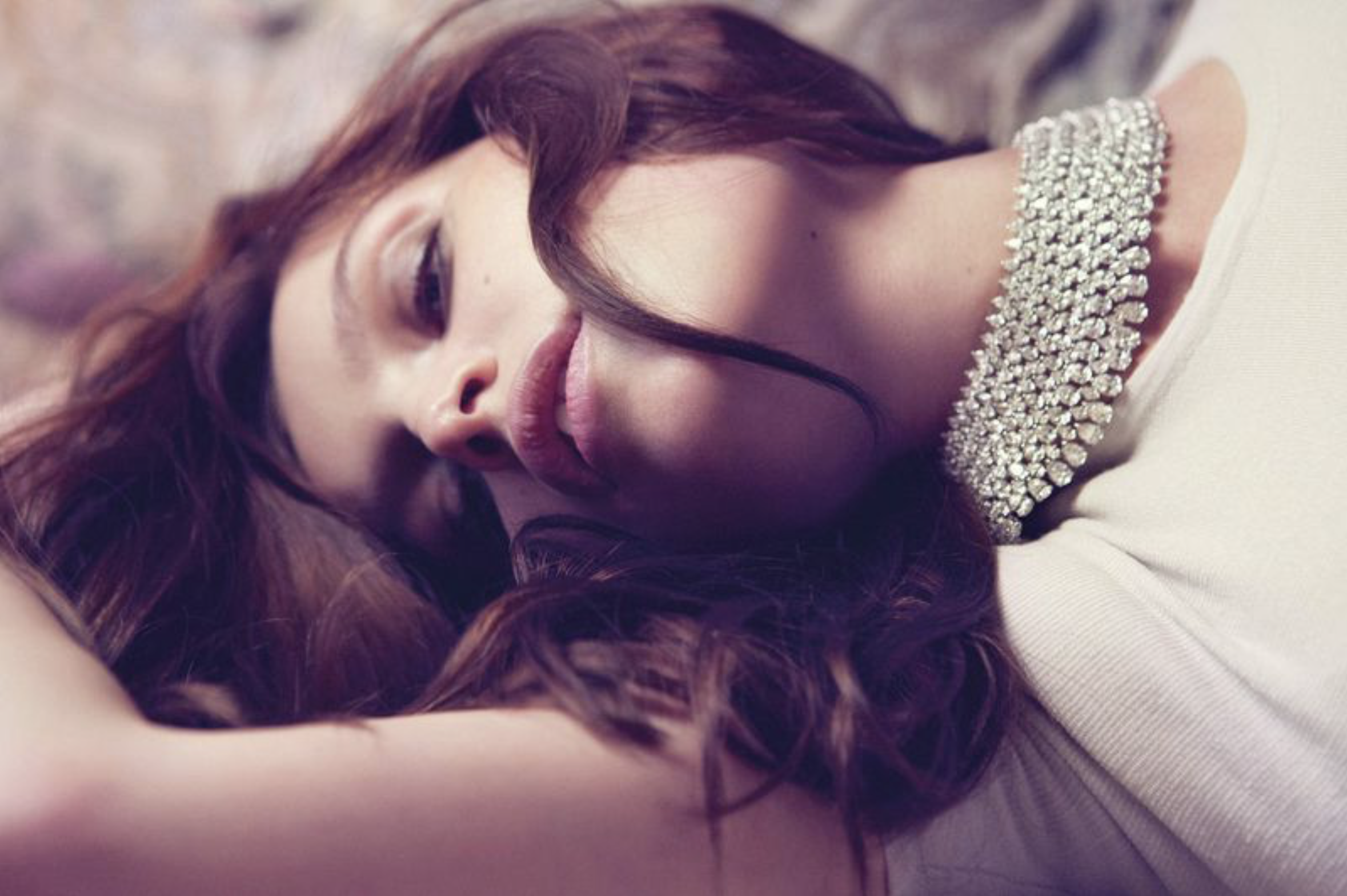 Laetitia-Casta-by-Dusan-Reljin-ELLE-France-January-2010-8.png