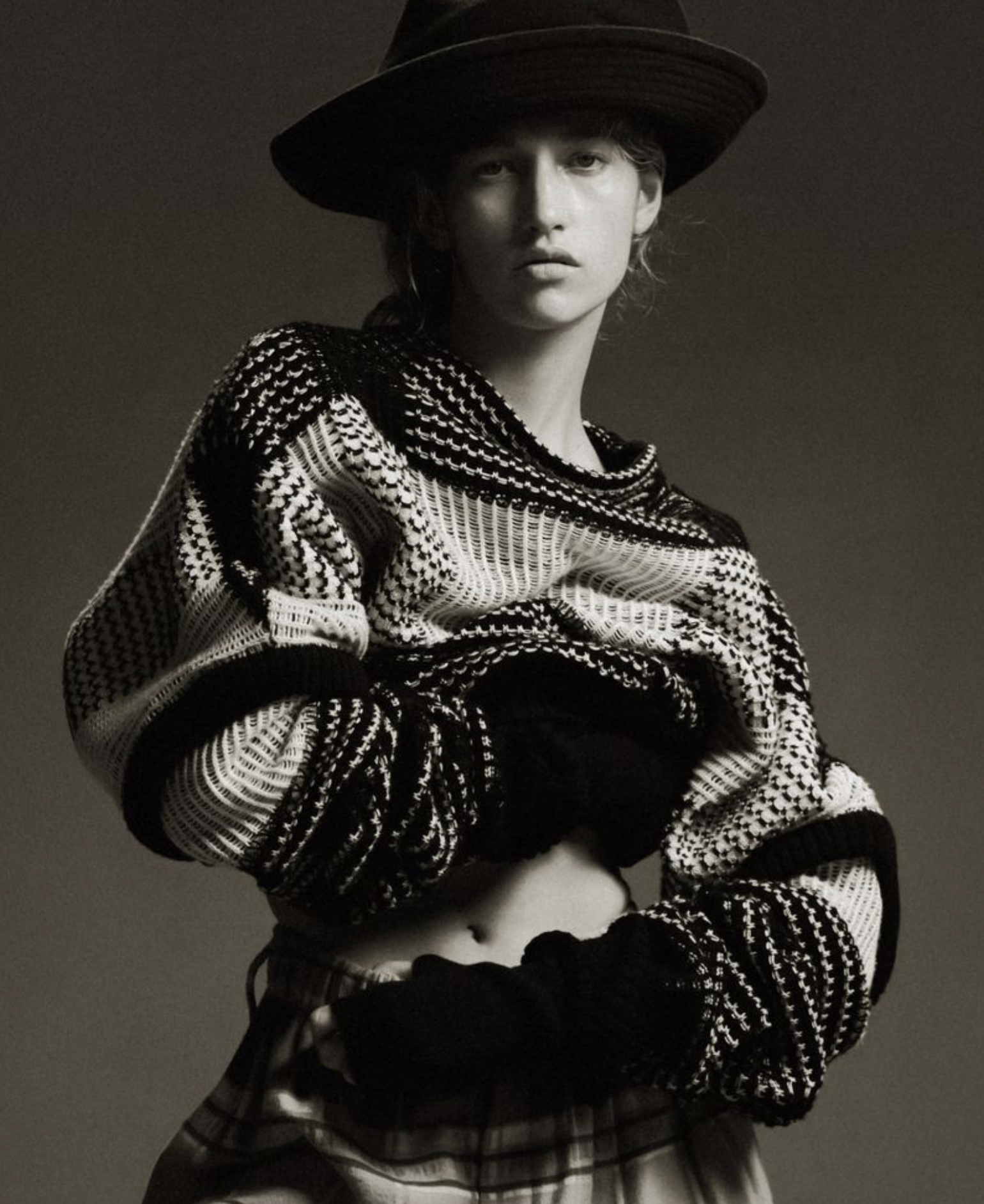 Apolline-Rocco-Fohrer-by-Sonia-Szostak-for Harpers-Bazaar-US-December-2025-44.png