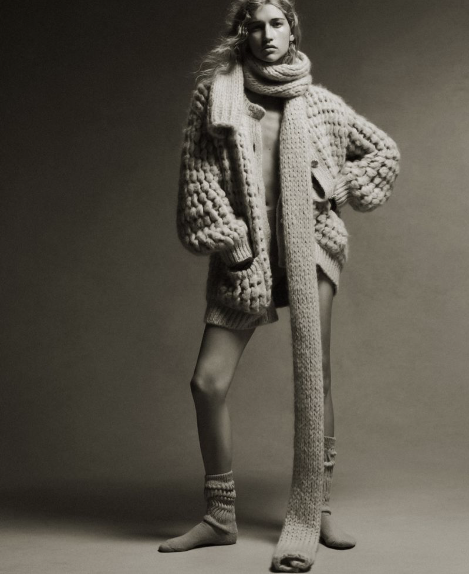 Apolline-Rocco-Fohrer-by-Sonia-Szostak-for Harpers-Bazaar-US-December-2025-42.png