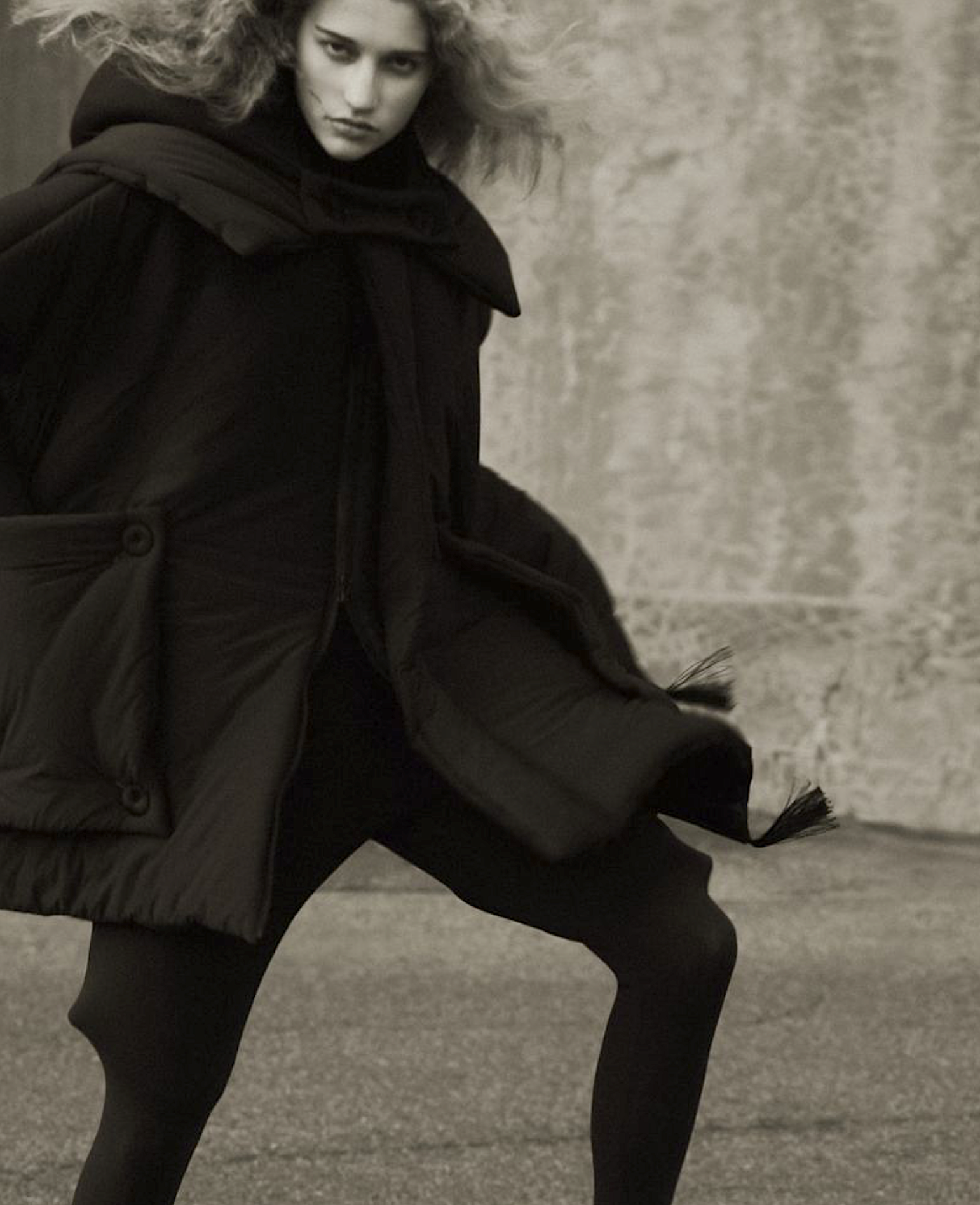 Apolline-Rocco-Fohrer-by-Sonia-Szostak-for Harpers-Bazaar-US-December-2025-38.png