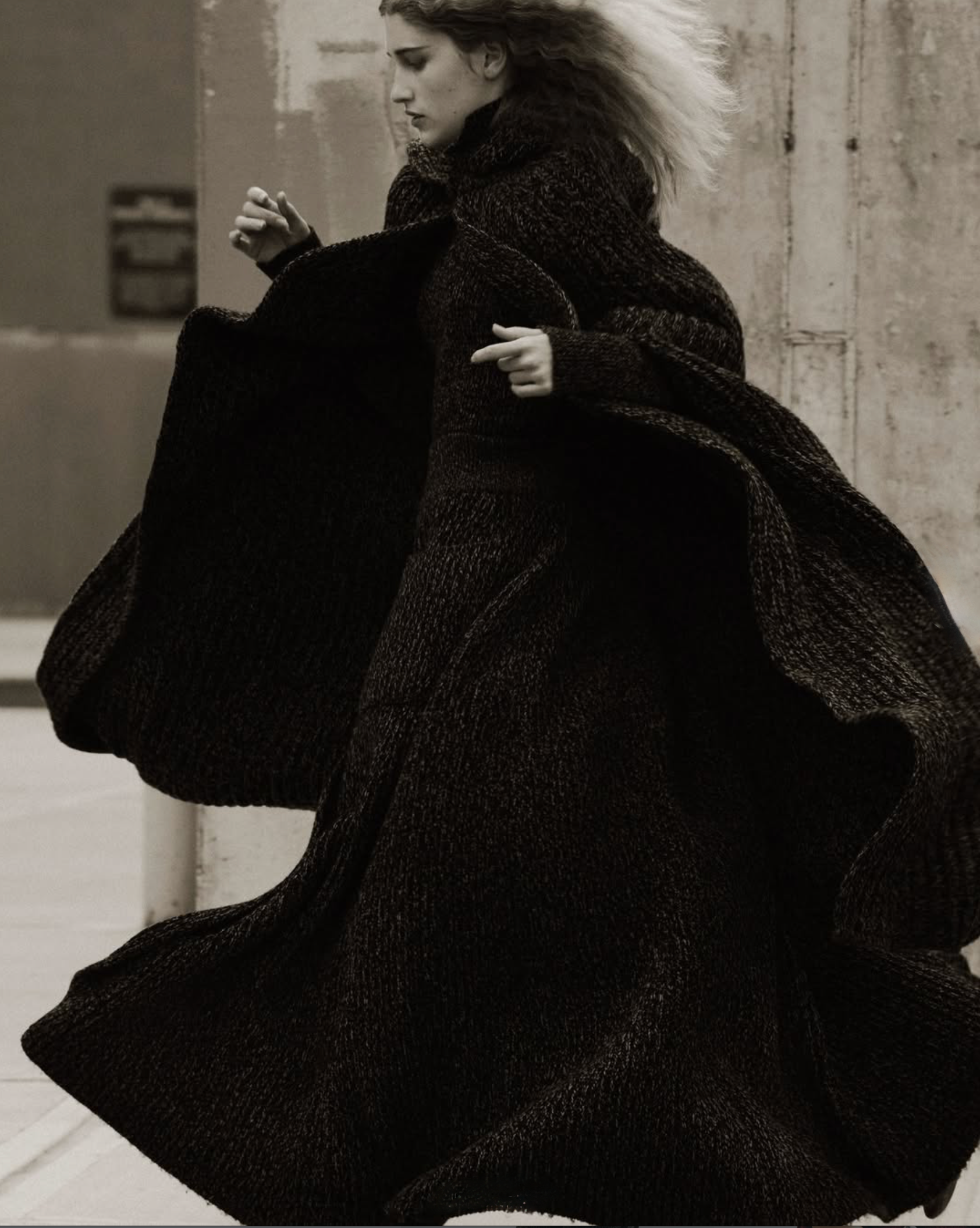 Apolline-Rocco-Fohrer-by-Sonia-Szostak-for Harpers-Bazaar-US-December-2025-48 (1).png