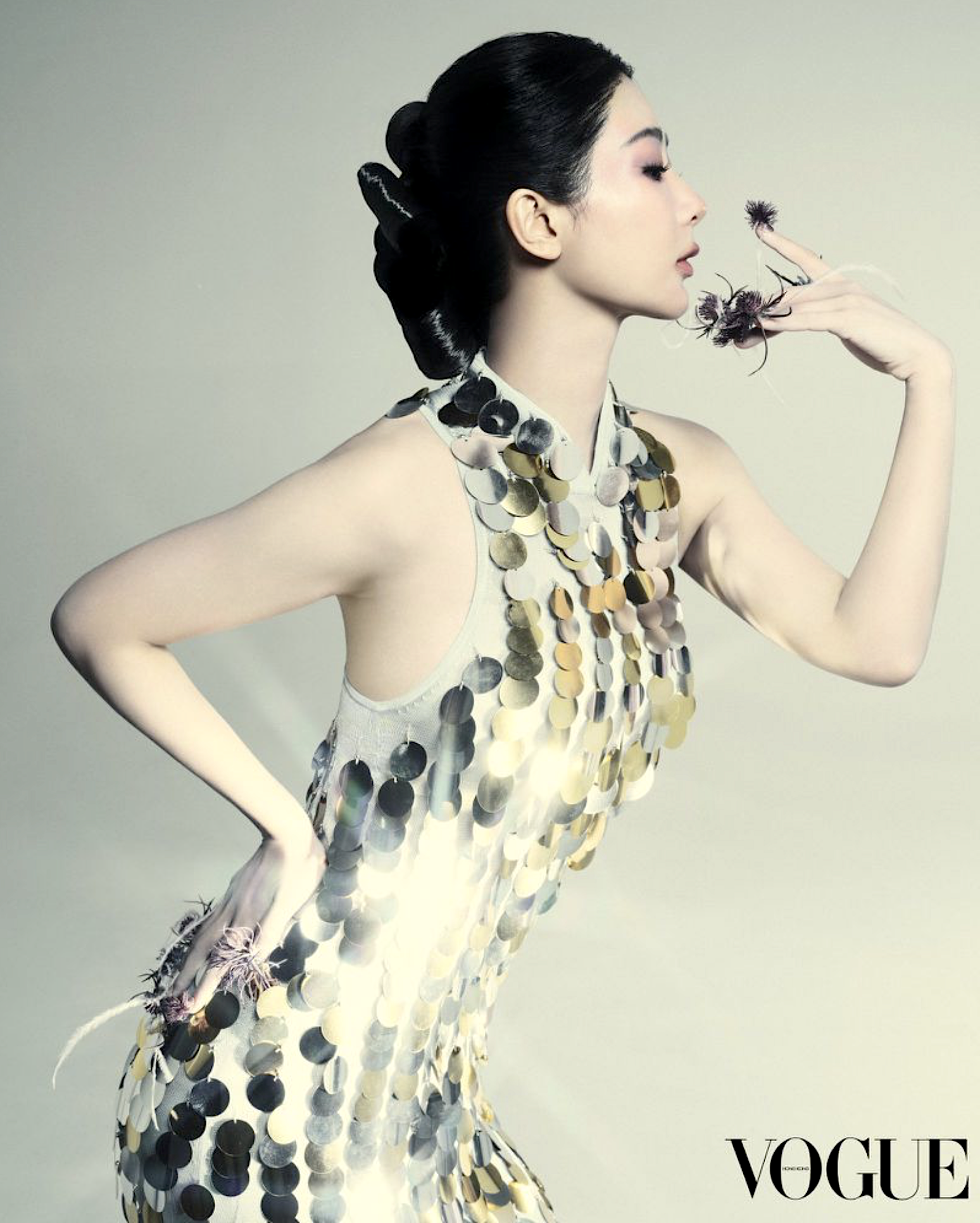 Yang-Zi-by-Leslie-Zhang-Vogue Hong-Kong-January-2026-8.png