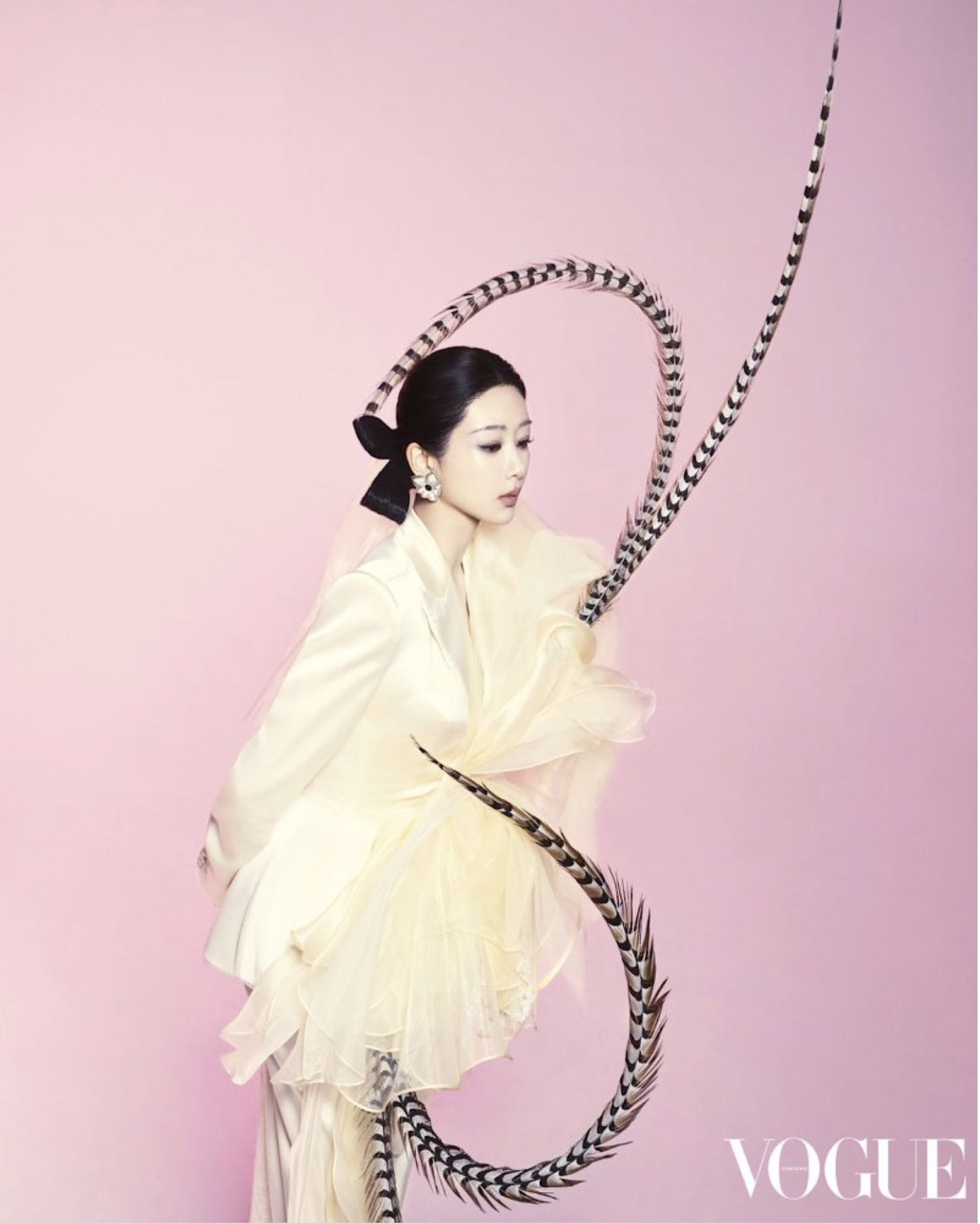 Yang-Zi-by-Leslie-Zhang-Vogue Hong-Kong-January-2026-2.png