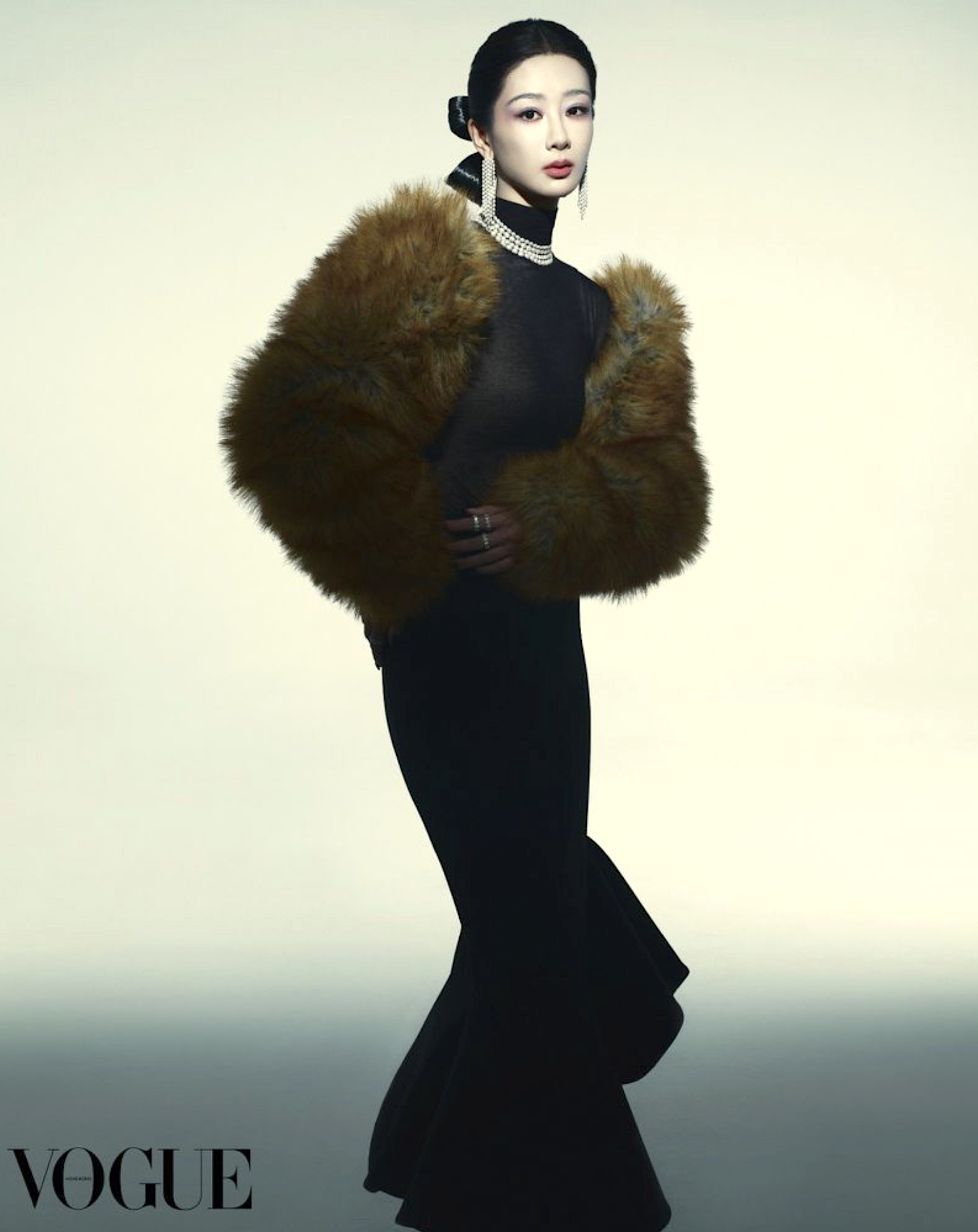 Yang-Zi-by-Leslie-Zhang-Vogue Hong-Kong-January-2026-5.png