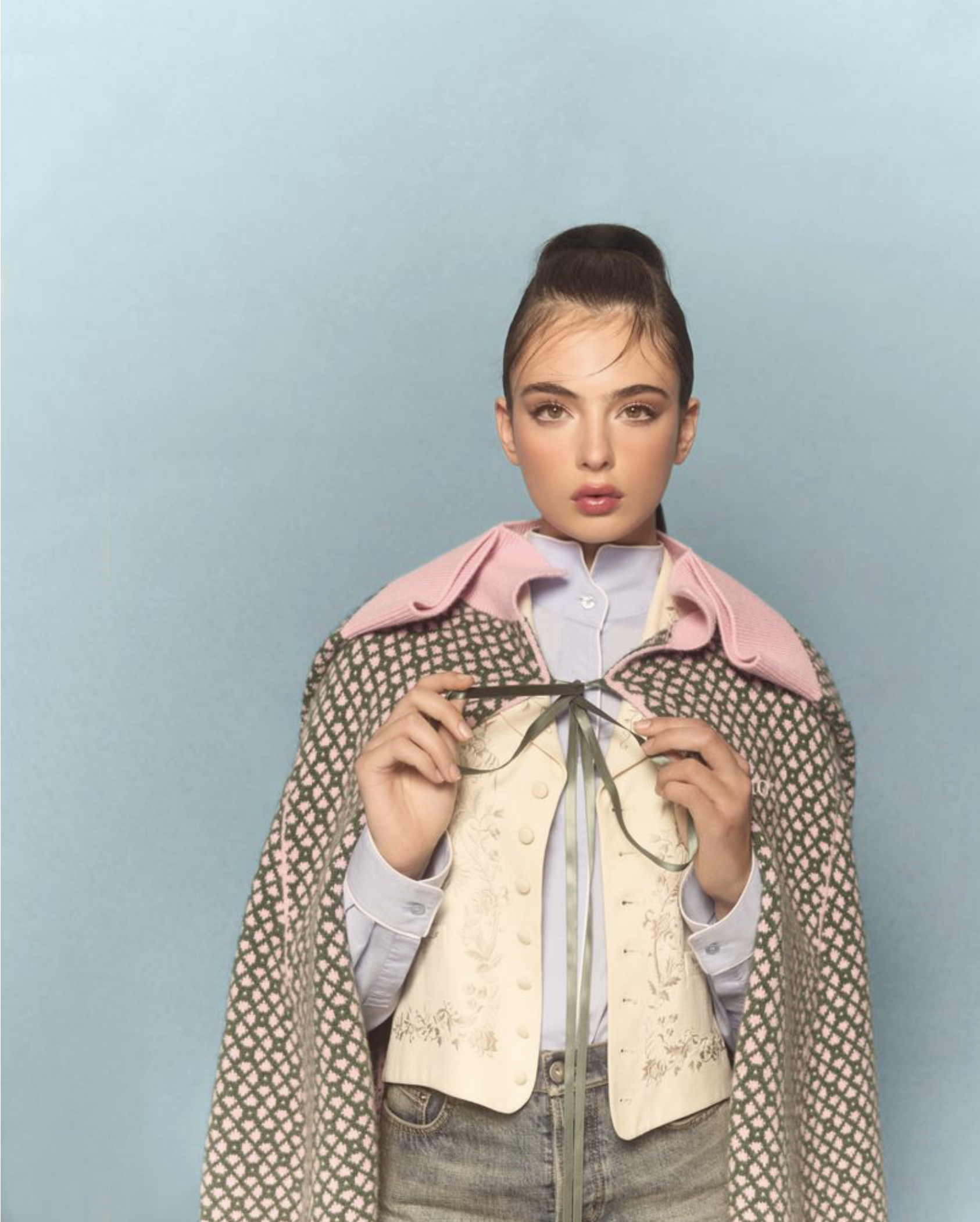 Deva-Cassel-by Riccardo-Apostolico-Harpers-Bazaar-Turkey-March-2026-10.png