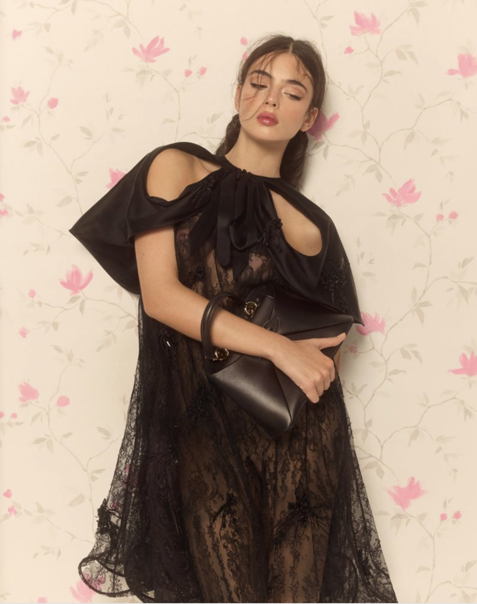 Deva-Cassel-by Riccardo-Apostolico-Harpers-Bazaar-Turkey-March-2026-6.png