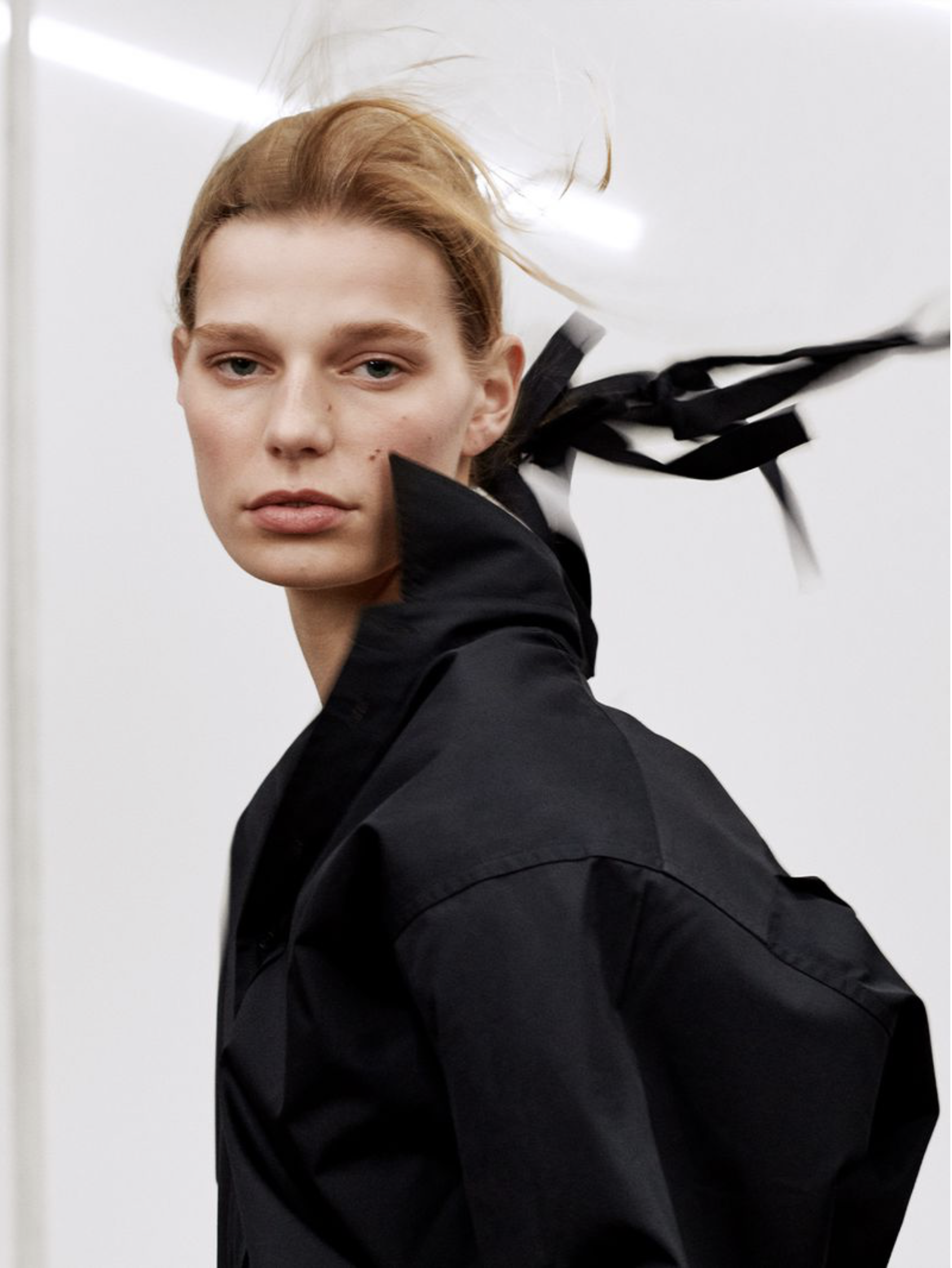 Phoebe-Philo-Collection-E-April-2026-Phoebe-Philo-by-Alasdair-McLellan-13.png