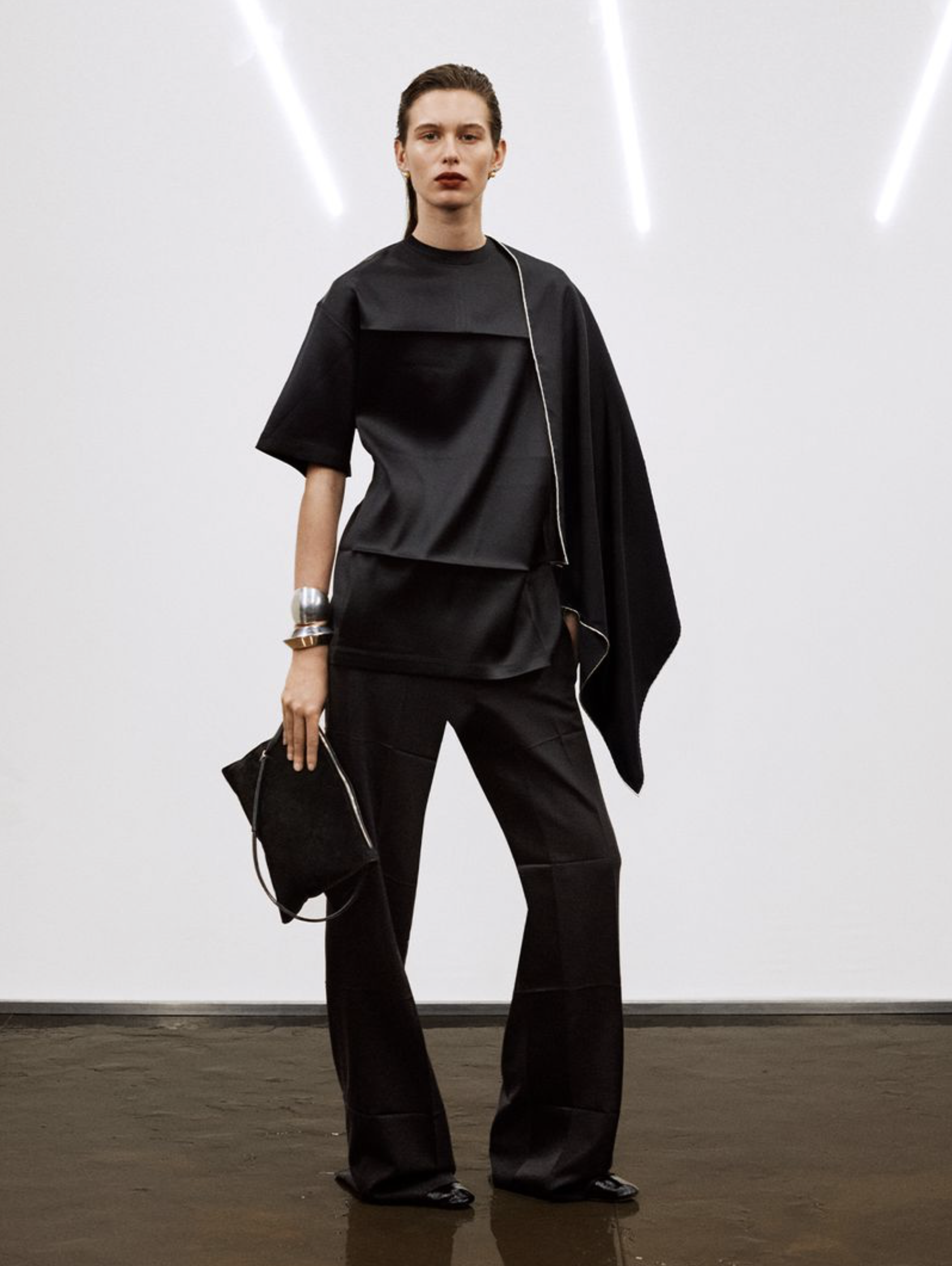 Phoebe-Philo-Collection-E-April-2026-Phoebe-Philo-by-Alasdair-McLellan-15.png