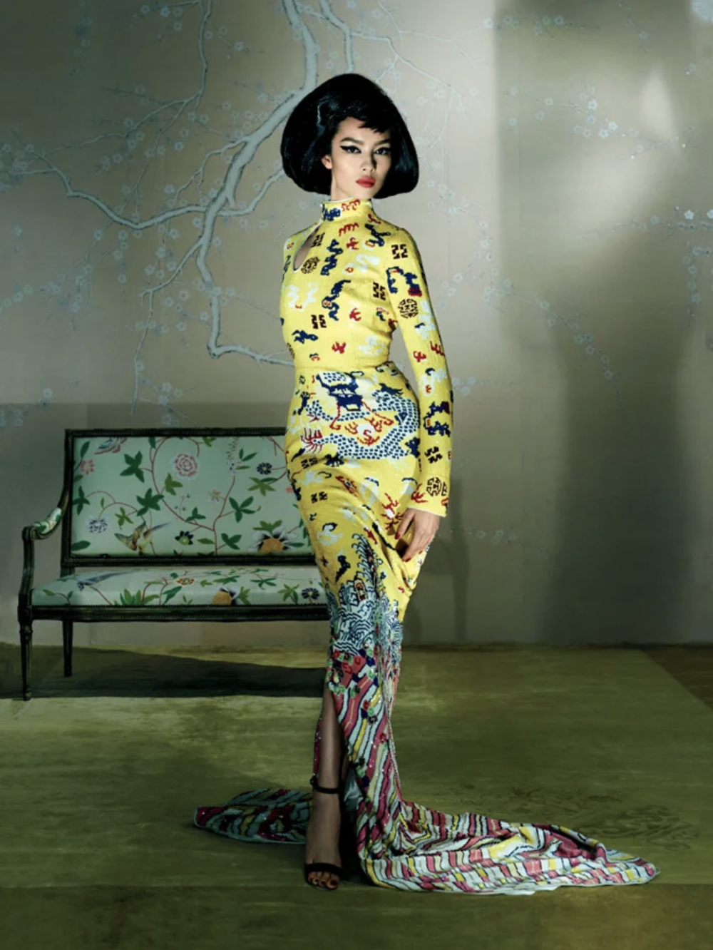 FeiFei-Sun-in-Go-East-by-Steven-Meisel-Vogue-US-May-2015-5.png