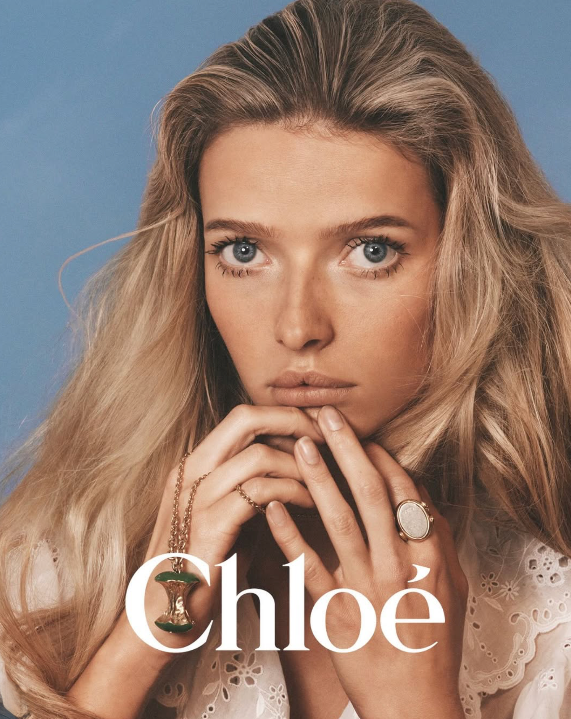 Apple-Martin-in-Chloe-a-la-Plage-2026-Campaign-9 (1).png