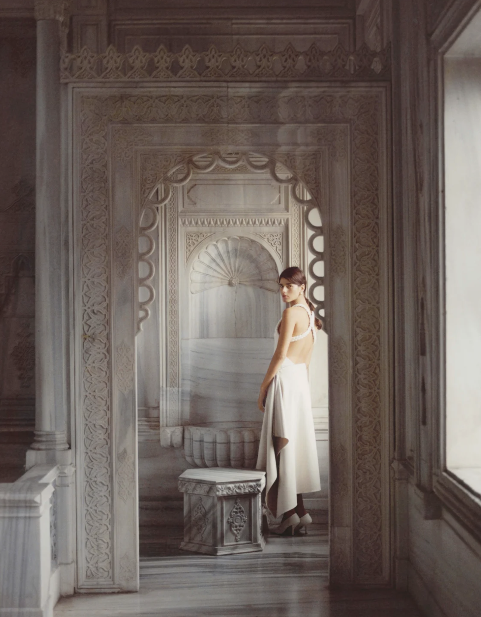 Paula-Anguera-by-Arianna-Lago-Vogue-Poland-May-2026-4.png