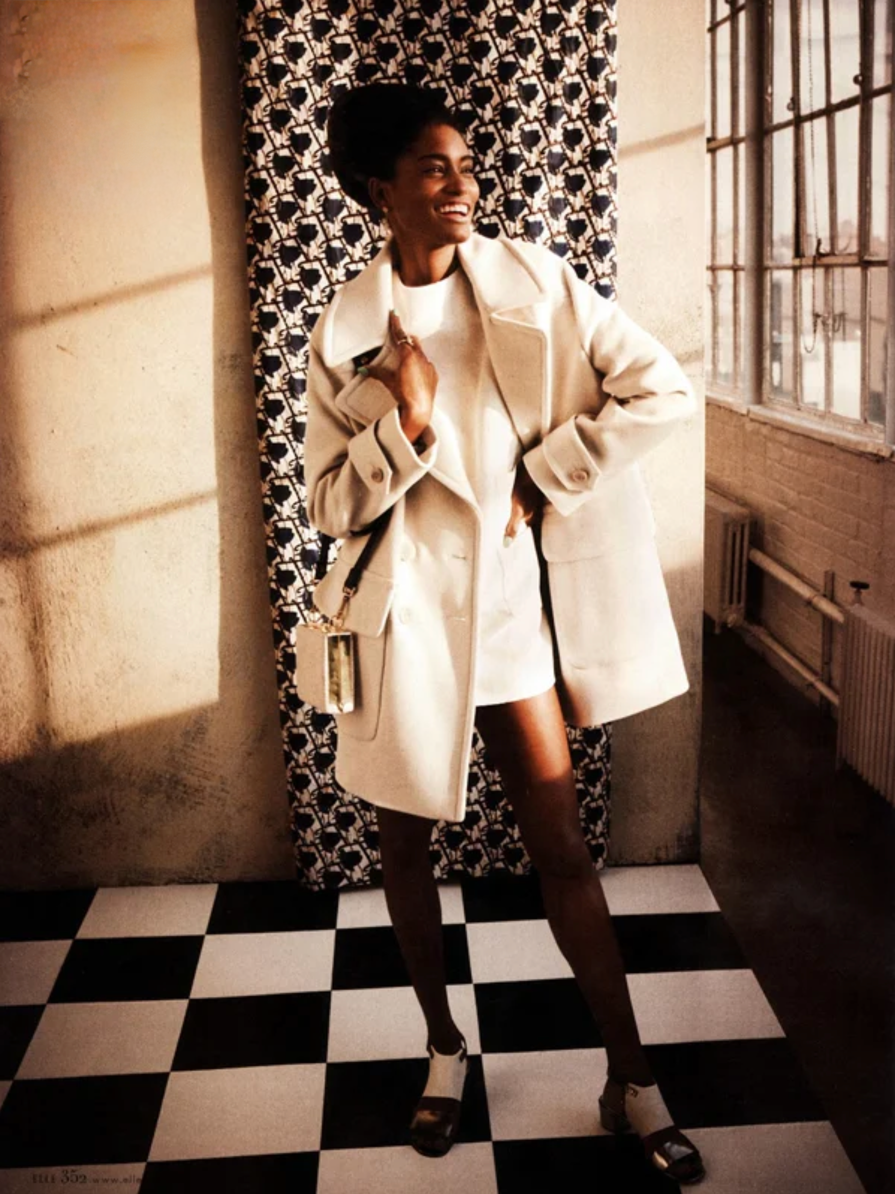 Retro-Fitted-by-Mariano-Vivanco-ELLE-US-April-2013-8.png