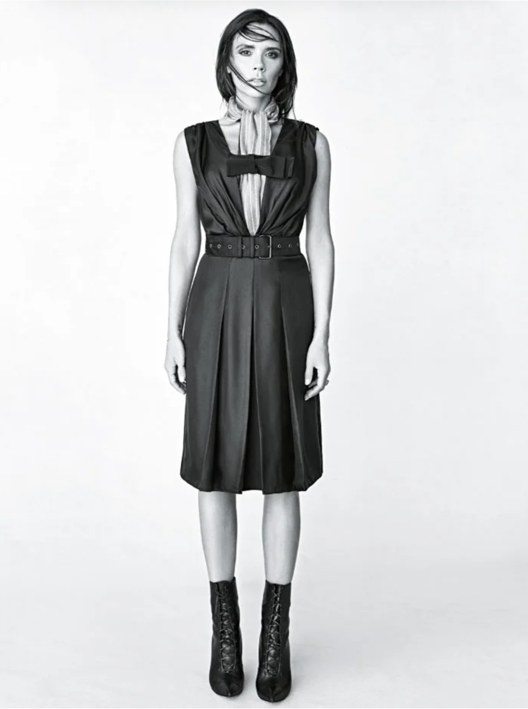 Victoria-Beckham-by-Patrick-Demachelier-Vogue-Australia-August-2015-7.png