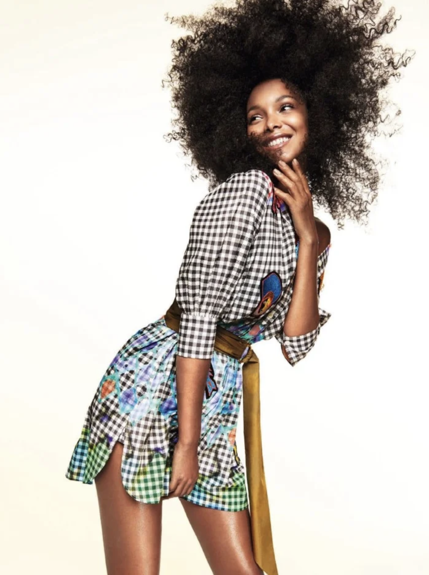 Lais-Ribeiro-by-Greg-Kadel-Vogue-Brazil-February-2017-3.png