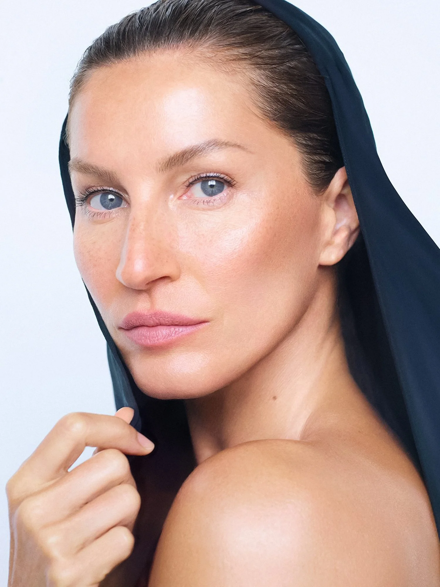 Gisele-Bundchen-by-Karim-Sadli-W-Magazine-Summer-2026-6.jpg