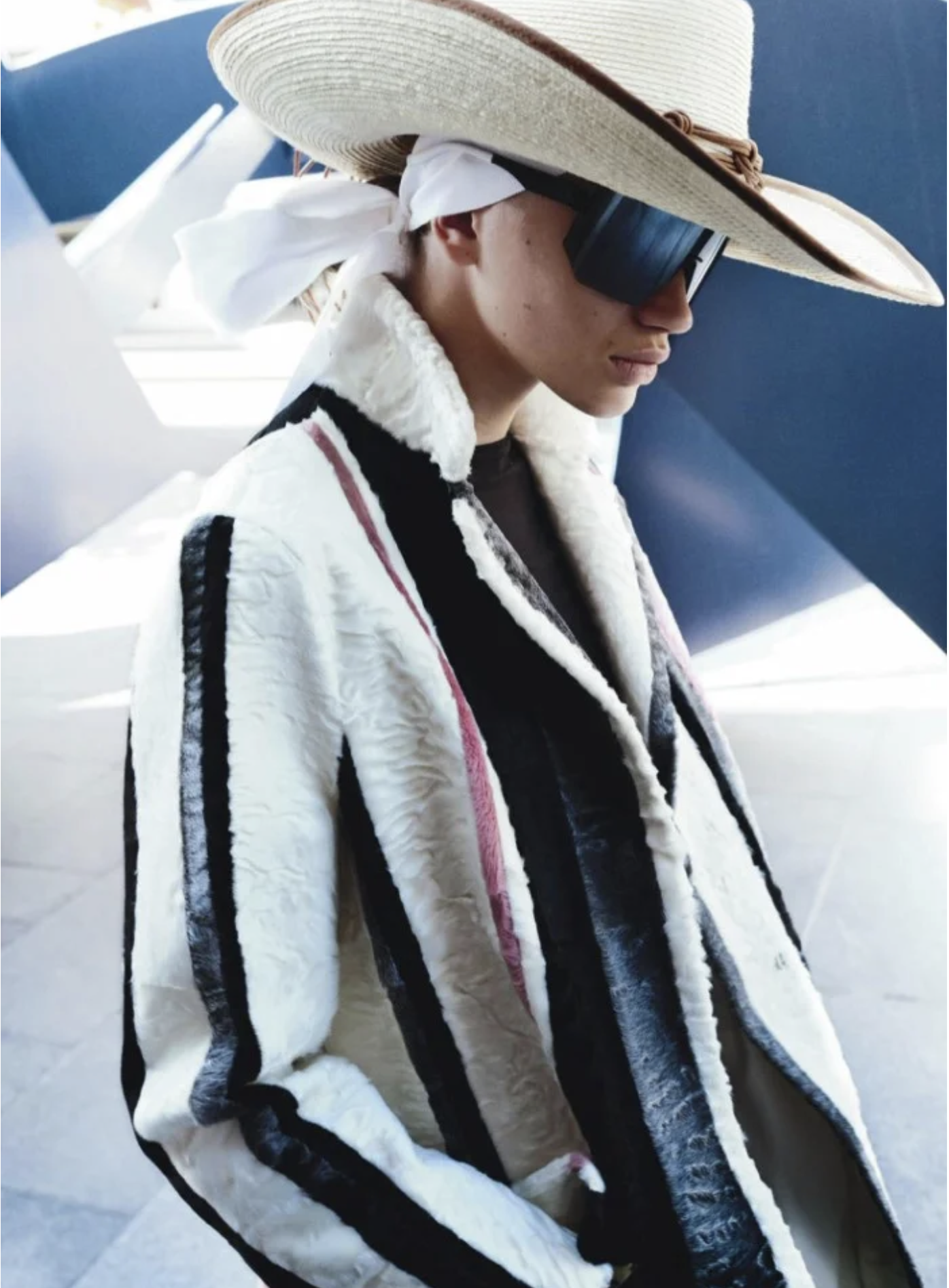 Urban-Outback-Lensed-By-Mario-Testino-Vogue-Australia-April-2016-1.png