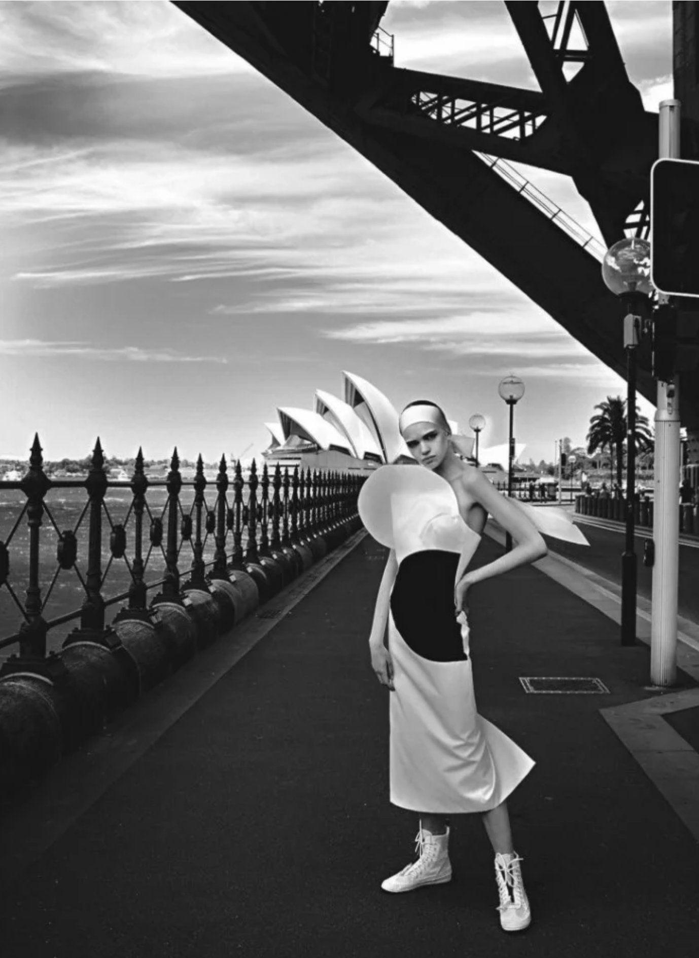 Urban-Outback-Lensed-By-Mario-Testino-Vogue-Australia-April-2016-2.png