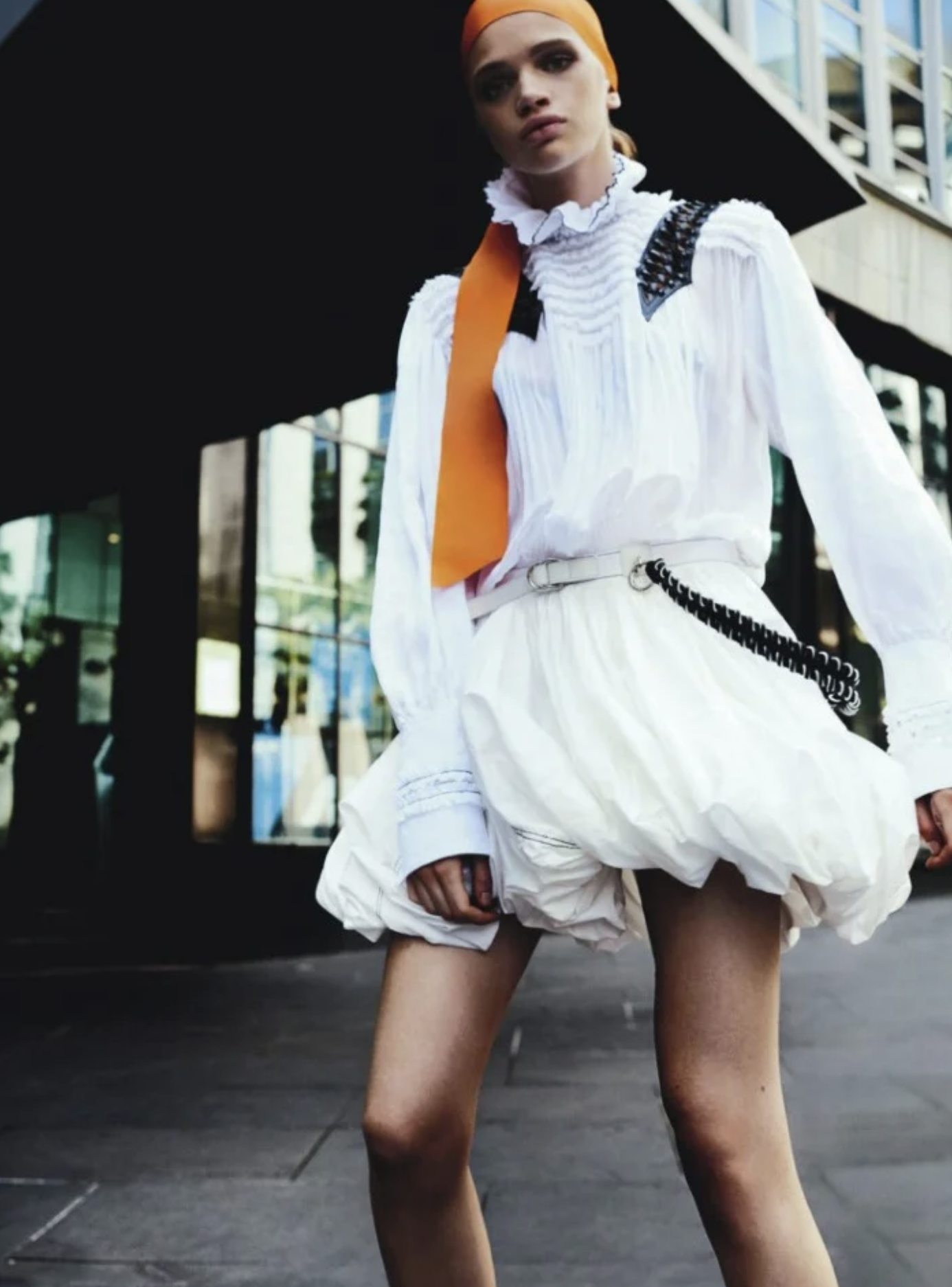 Urban-Outback-Lensed-By-Mario-Testino-Vogue-Australia-April-2016-13.png
