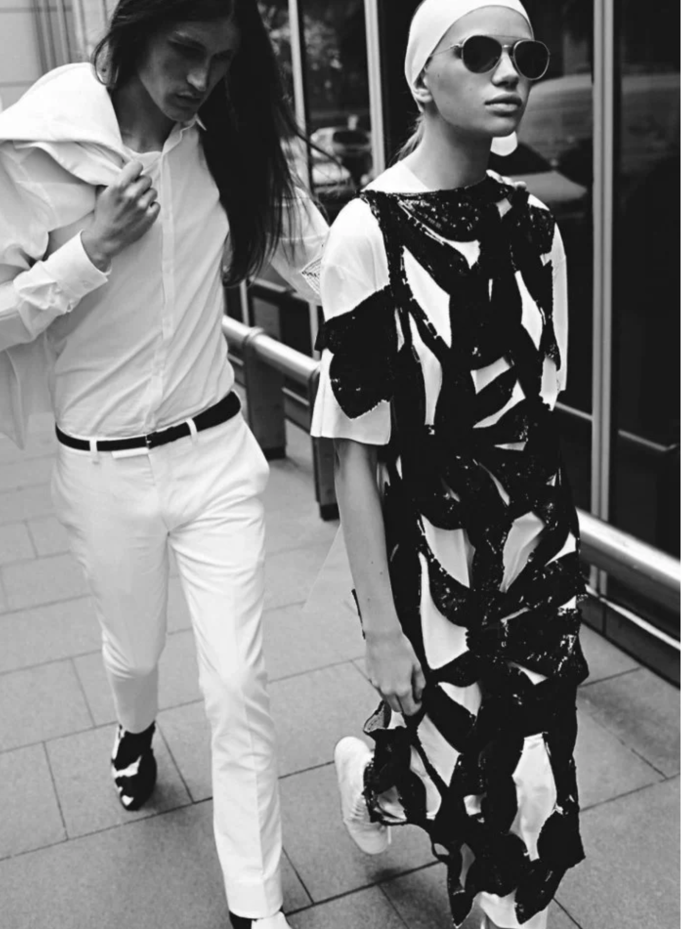 Urban-Outback-Lensed-By-Mario-Testino-Vogue-Australia-April-2016-14.png