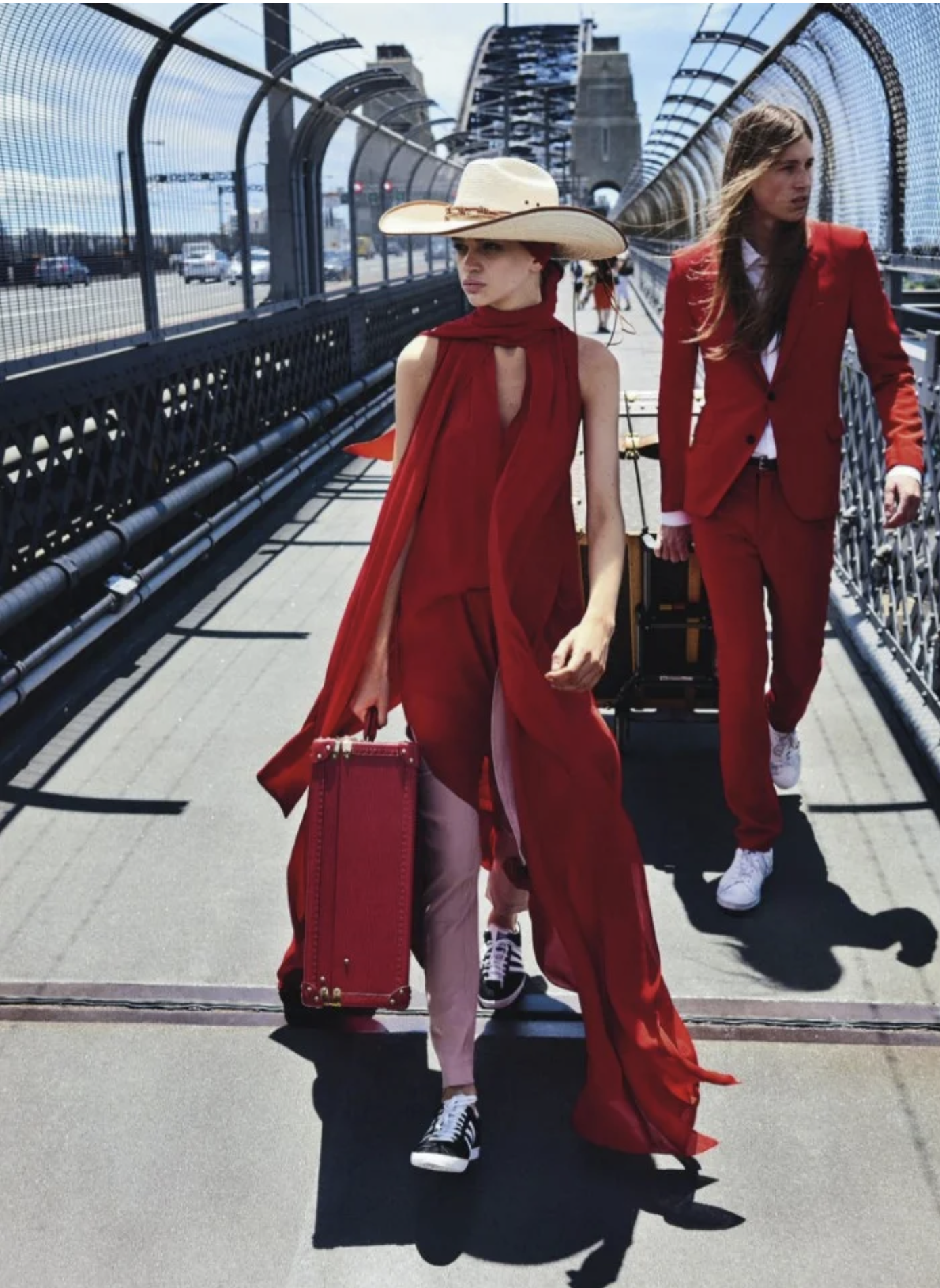 Urban-Outback-Lensed-By-Mario-Testino-Vogue-Australia-April-2016-15.png