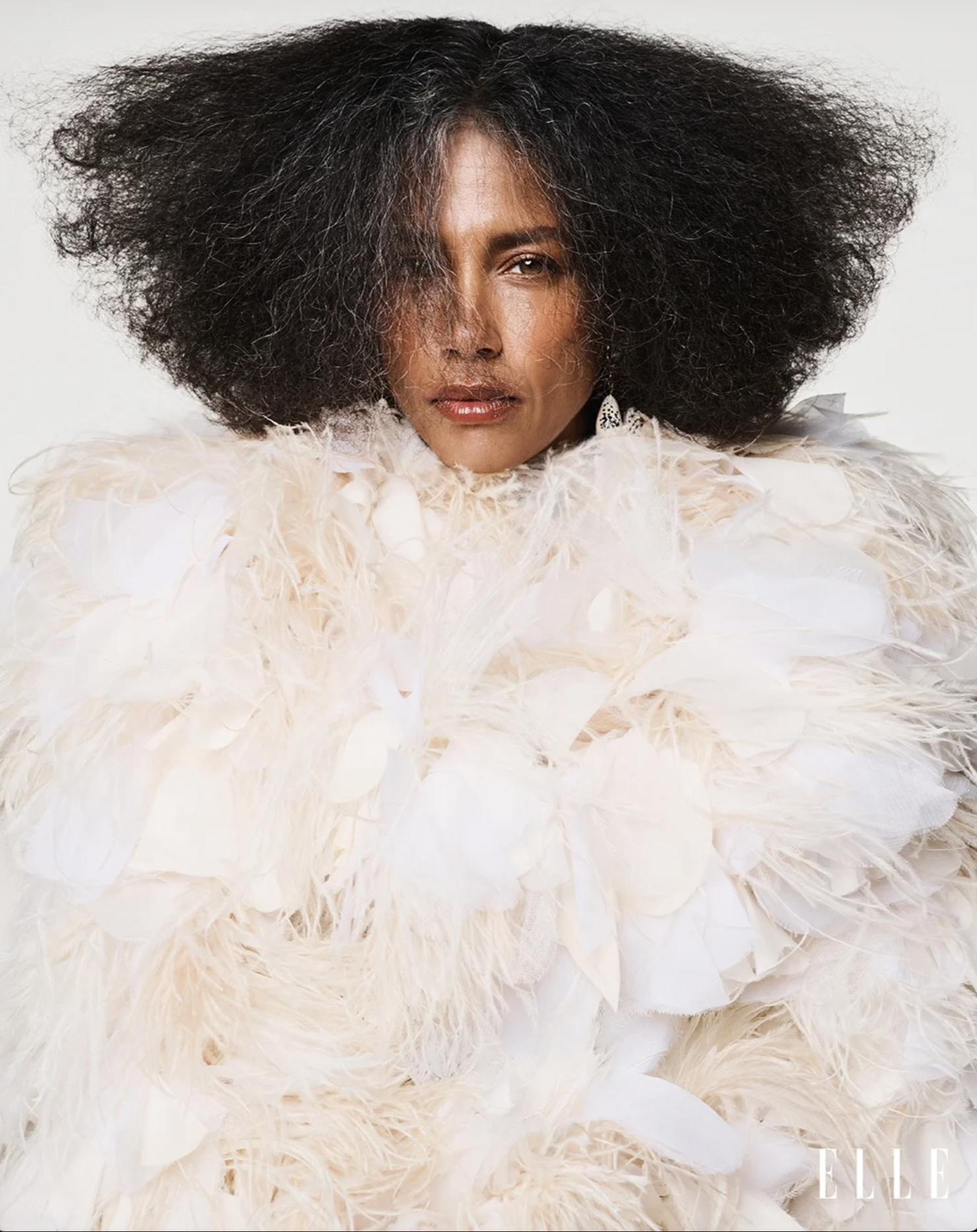 Stephanie-Cavalli-by-Nicole-Heiniger-ELLE-Worldwide-June-2026-6.png