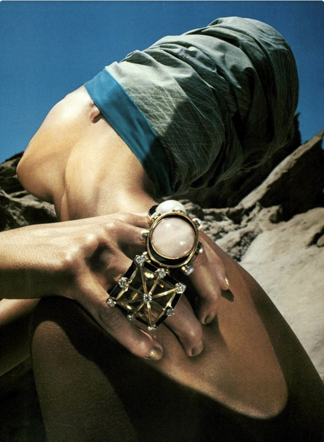 New-Fantasy-Steven-Meisel-Vogue-Italia-July-2001-7.png
