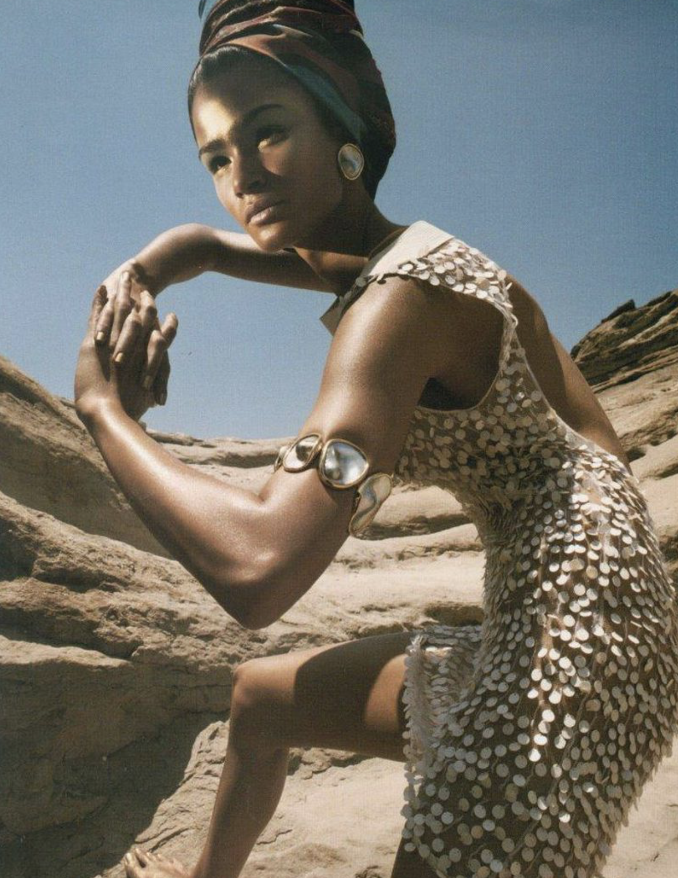 New-Fantasy-Steven-Meisel-Vogue-Italia-July-2001-32.png