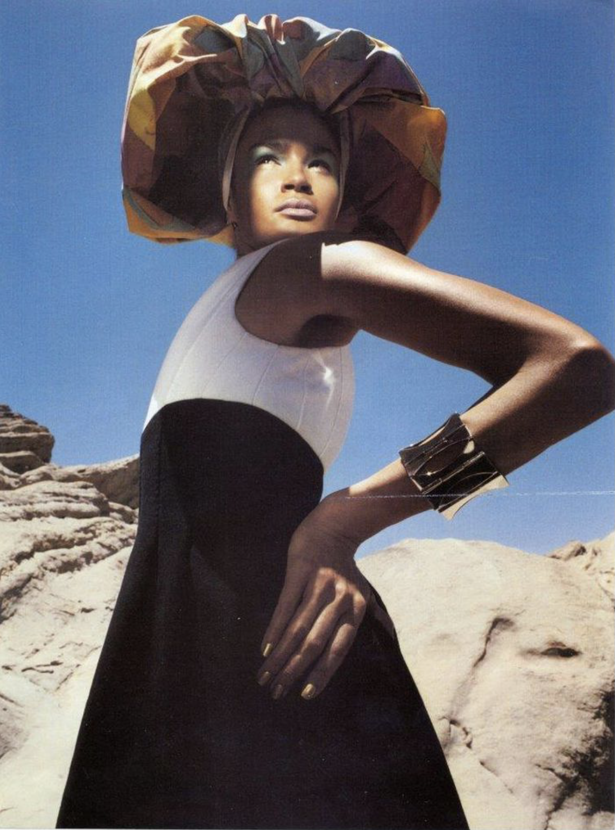 New-Fantasy-Steven-Meisel-Vogue-Italia-July-2001-34.png